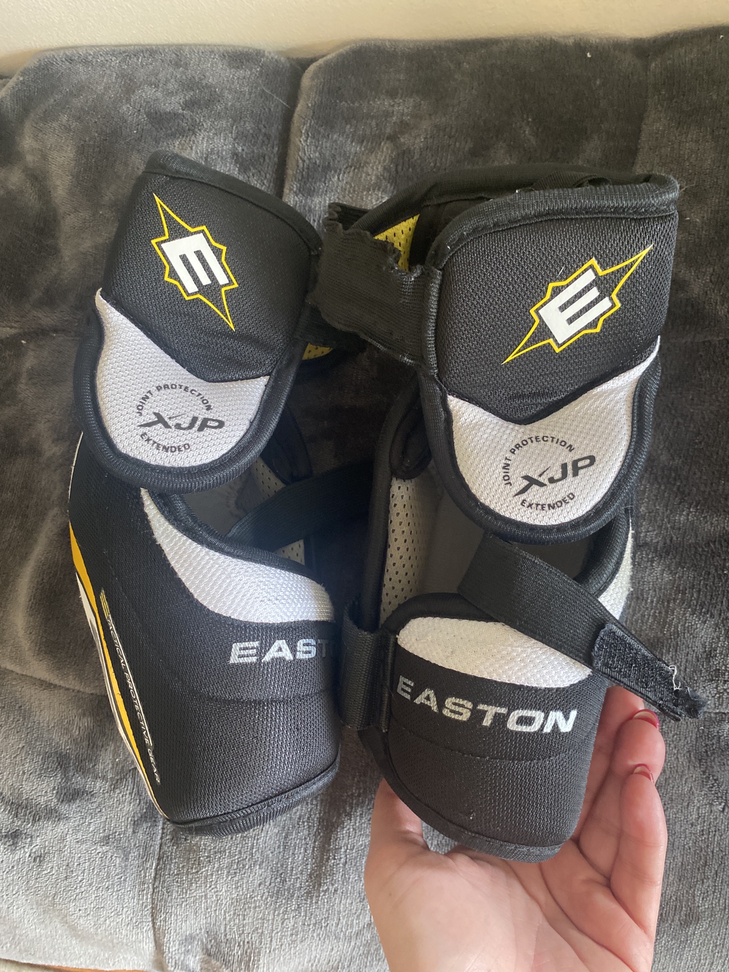 Used Large Easton EQ20 Elbow Pads SidelineSwap