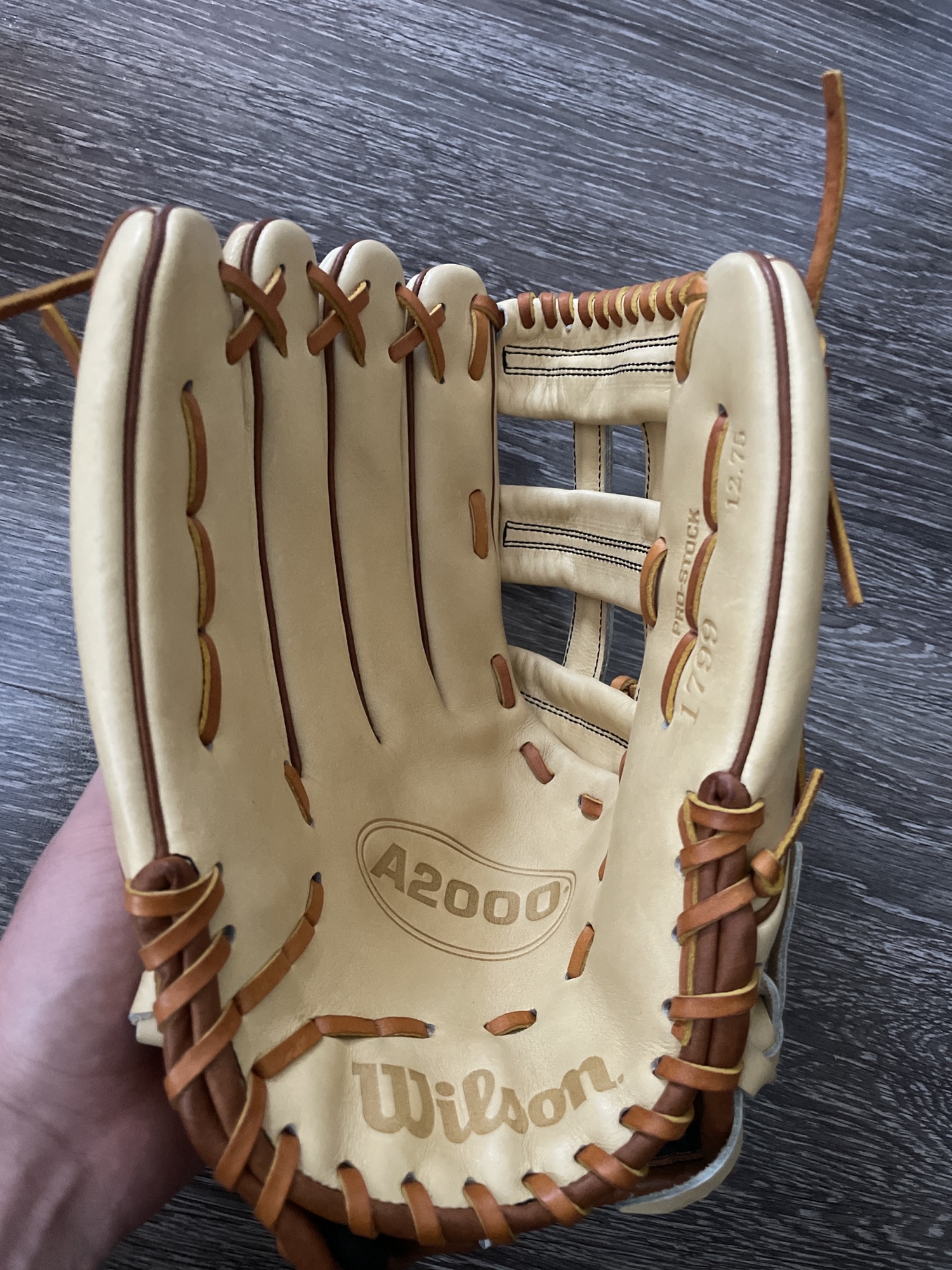 New Left Hand Throw Wilson Outfield A2000 Baseball Glove 12.75