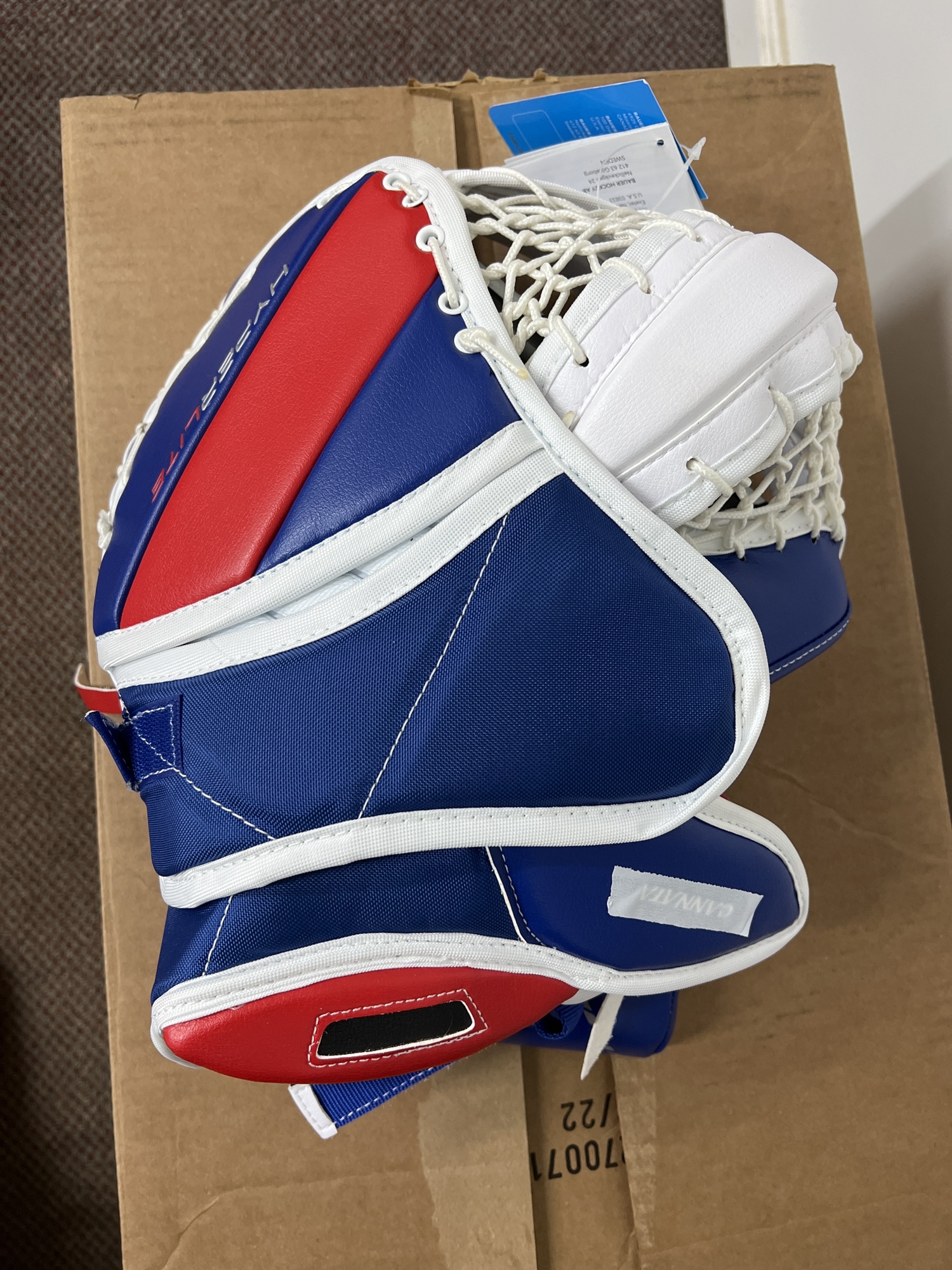 New Bauer Hyperlite Regular Pro Stock Goalie Glove SidelineSwap