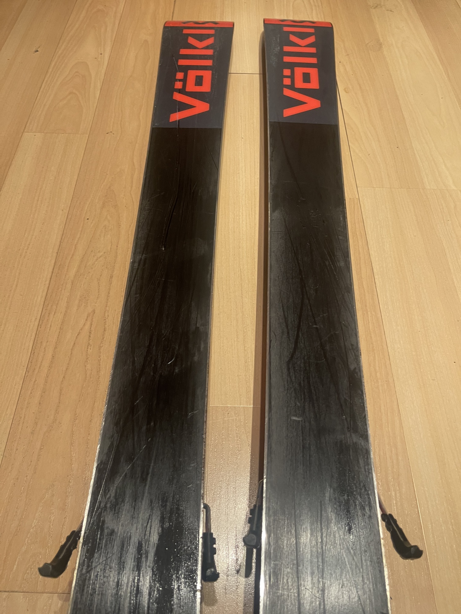 VOLKL Mantra M5 Twin Tip 138 cm skis | SidelineSwap