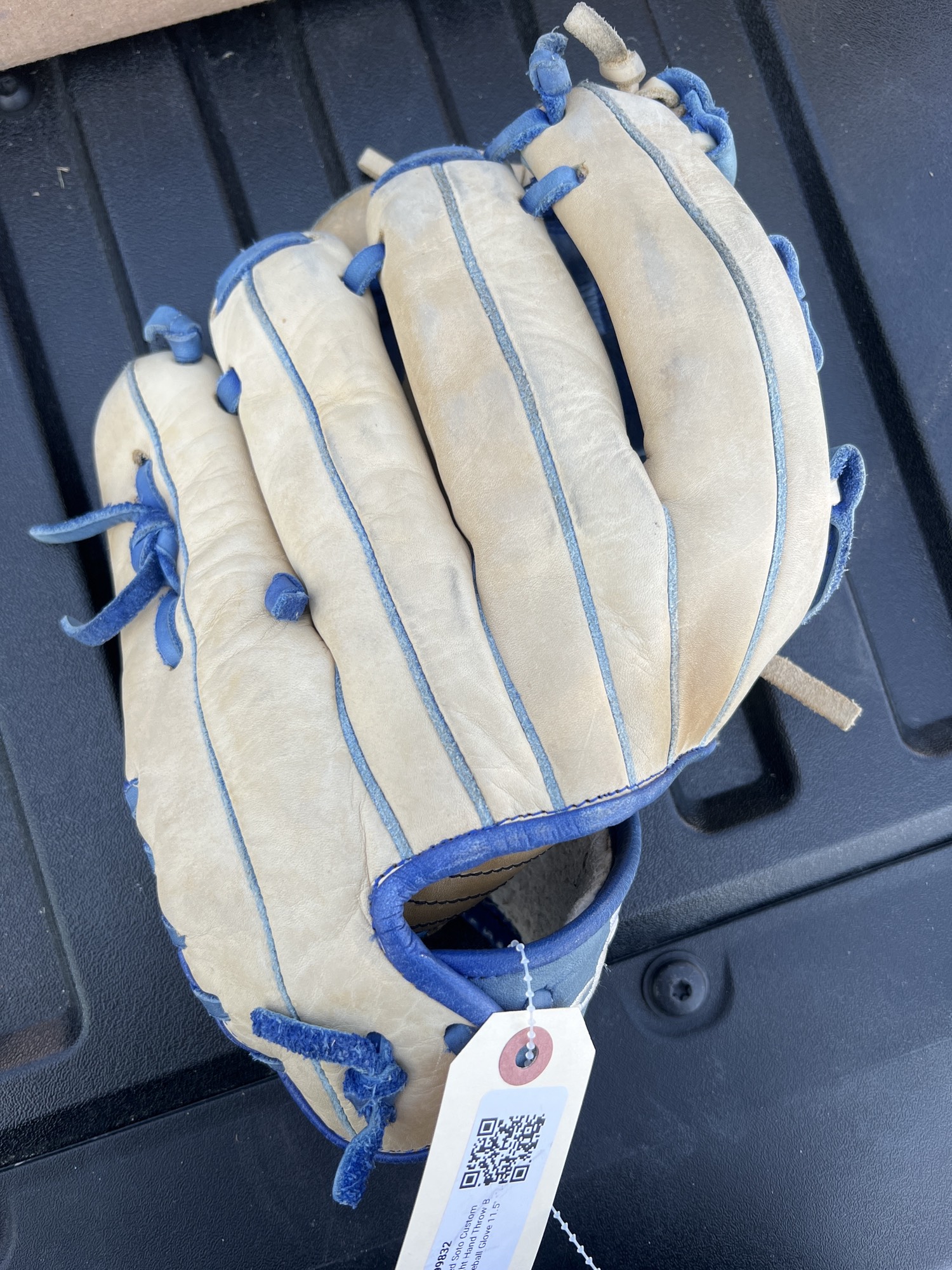 Used Soto Custom Right Hand Throw Baseball Glove 11.5" SidelineSwap