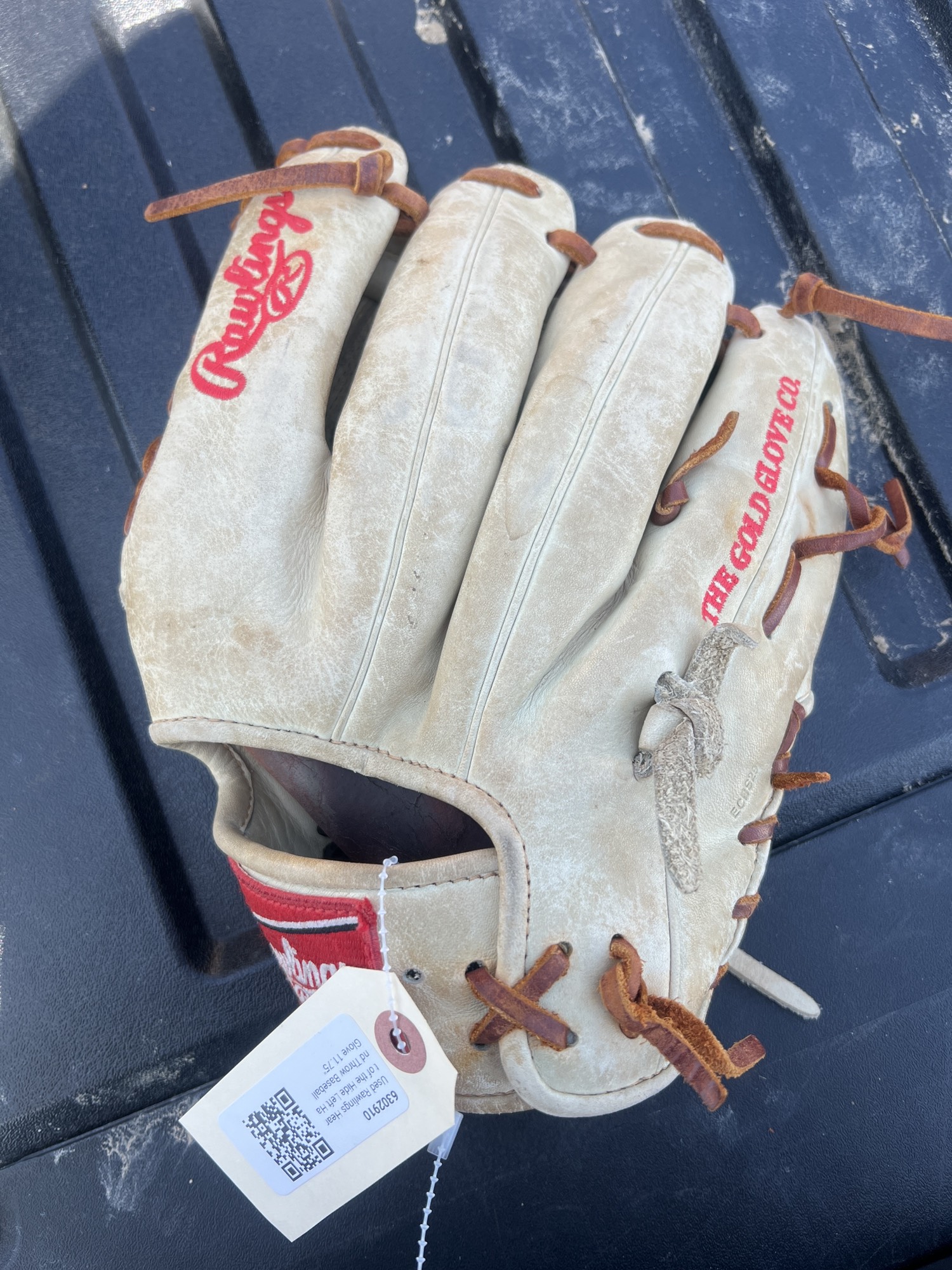 Used Rawlings Heart of the Hide Left Hand Throw Baseball Glove 11.75