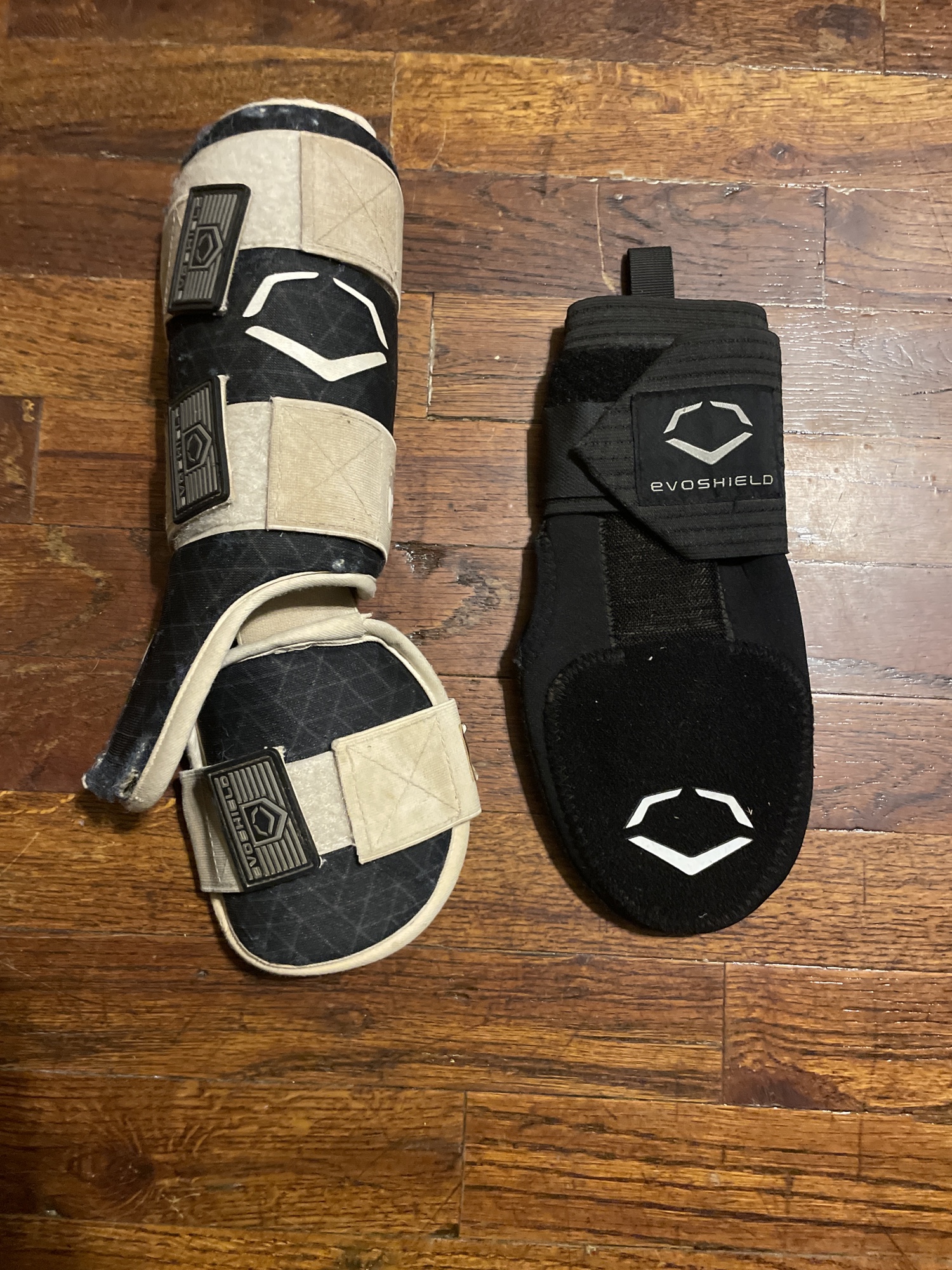 Black Used Senior EvoShield Shin Guard And Sliding Mitt SidelineSwap