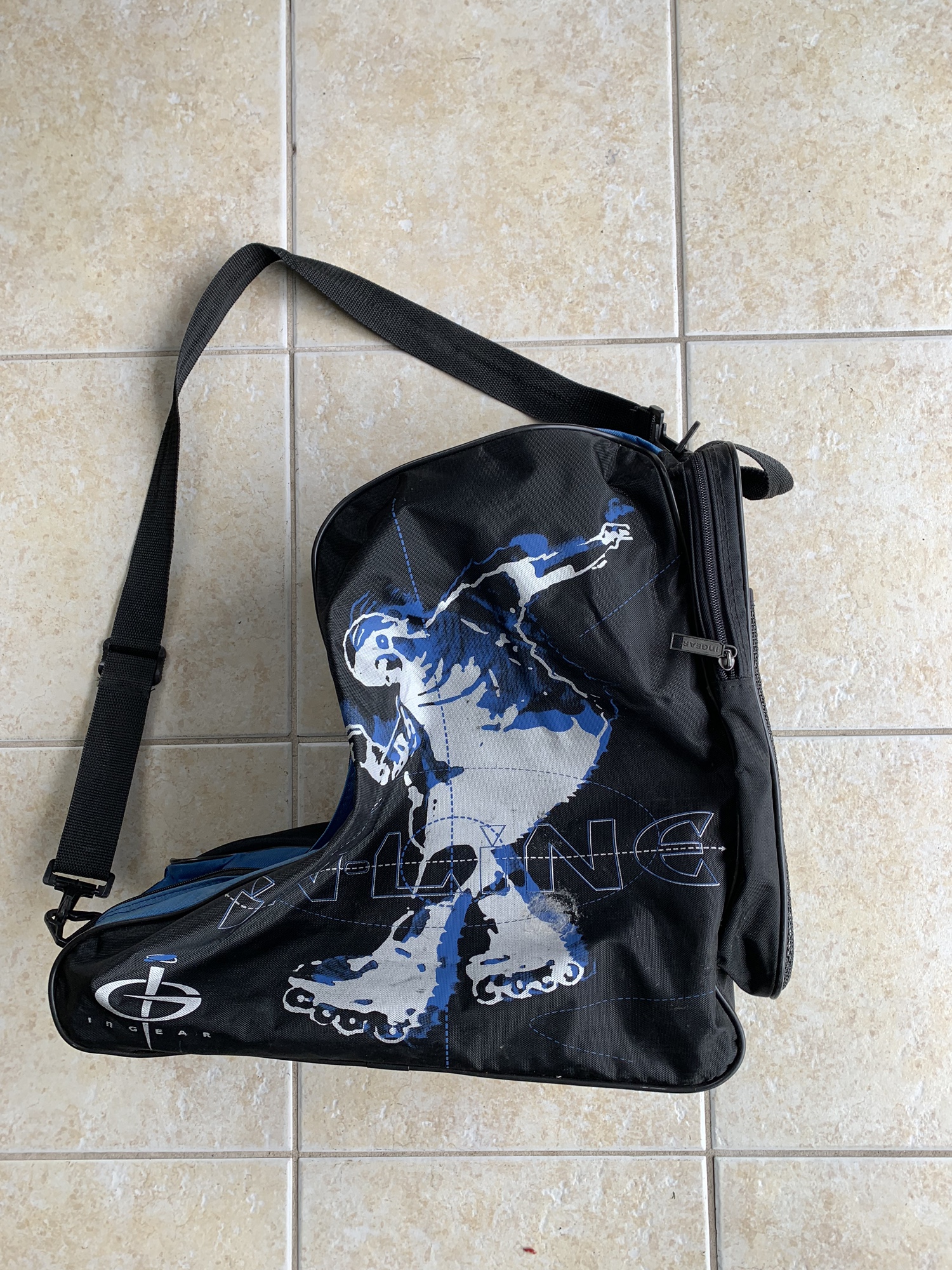INLINE/ ROLLER SKATE / ICE SKATE BAG WITH POCKET IN IT. FIRST COME