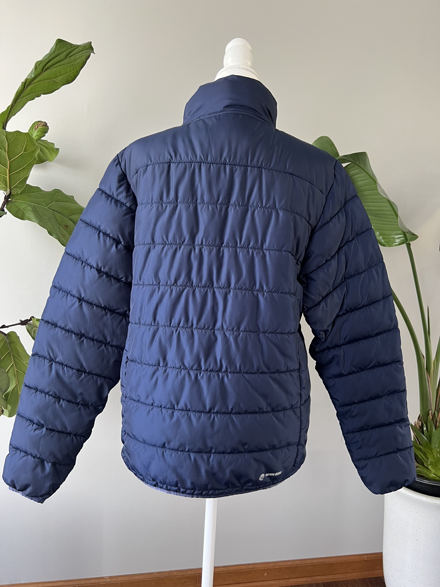 CCM Adult Small Navy Blue Team Puffer Jacket Hockey SidelineSwap