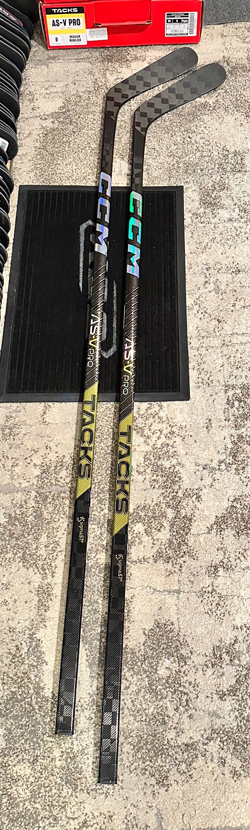 NEW! 2 Pack! 2x 70 Flex RH CCM Super Tacks ASV Pro sticks SidelineSwap