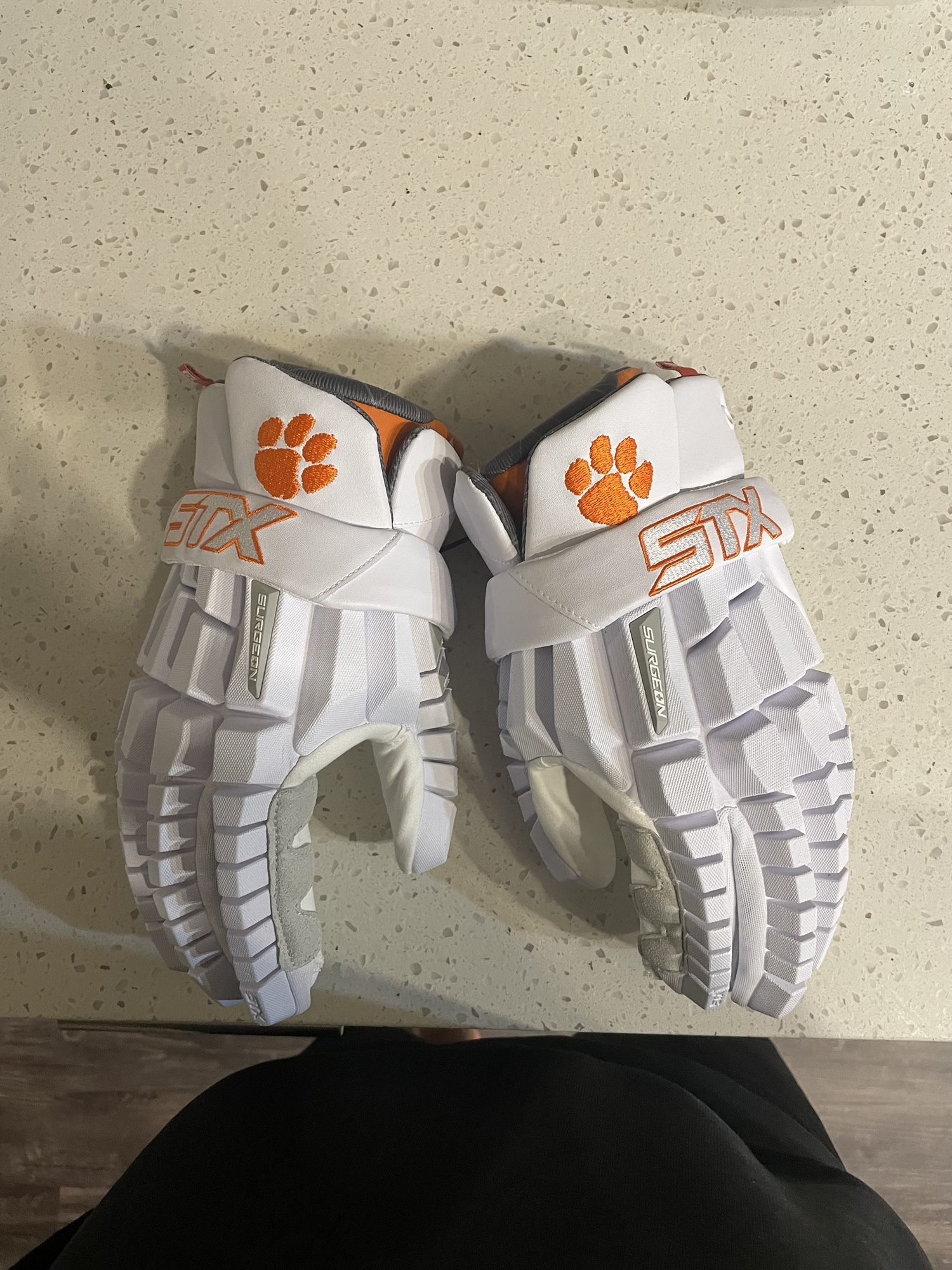 New Player's STX Large Surgeon 500 Lacrosse Gloves SidelineSwap