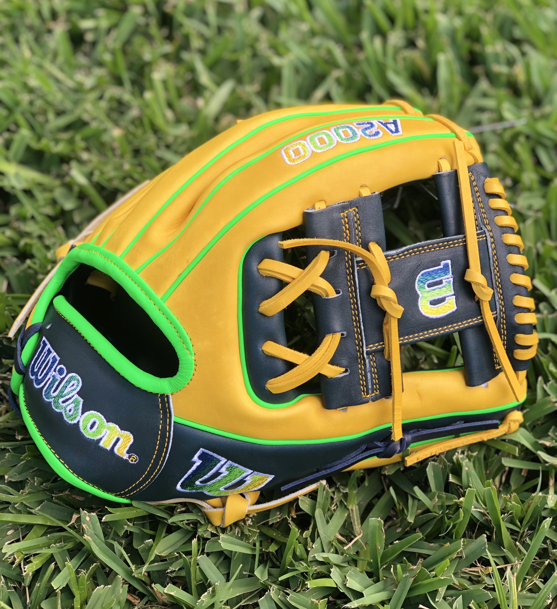 Wilson A2000 1975 11.75” Baseball Glove March 2023 GOTM *Firm Price