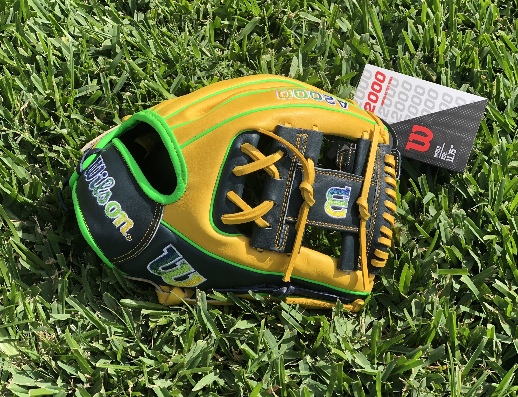 Wilson A2000 1975 11.75” Baseball Glove March 2023 GOTM *Firm Price