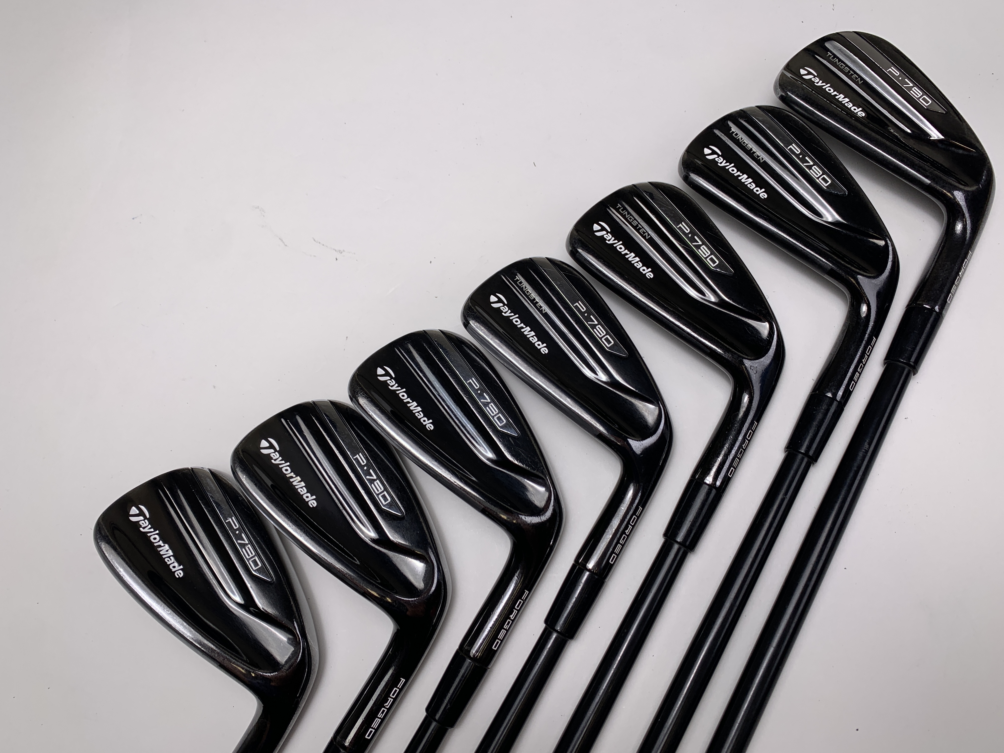 TAYLORMADE P790 IRON SET 4-PW BLACK RH - DYNAMIC GOLD 105