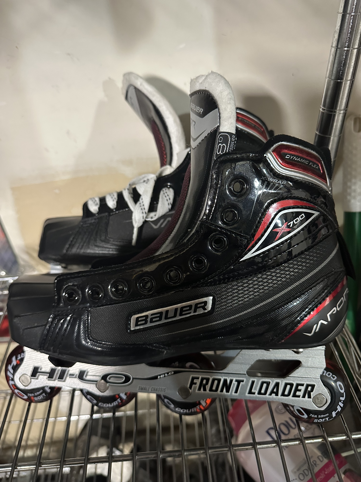 New Bauer Regular Width Size 8 Vapor X700 Hockey Goalie Skates