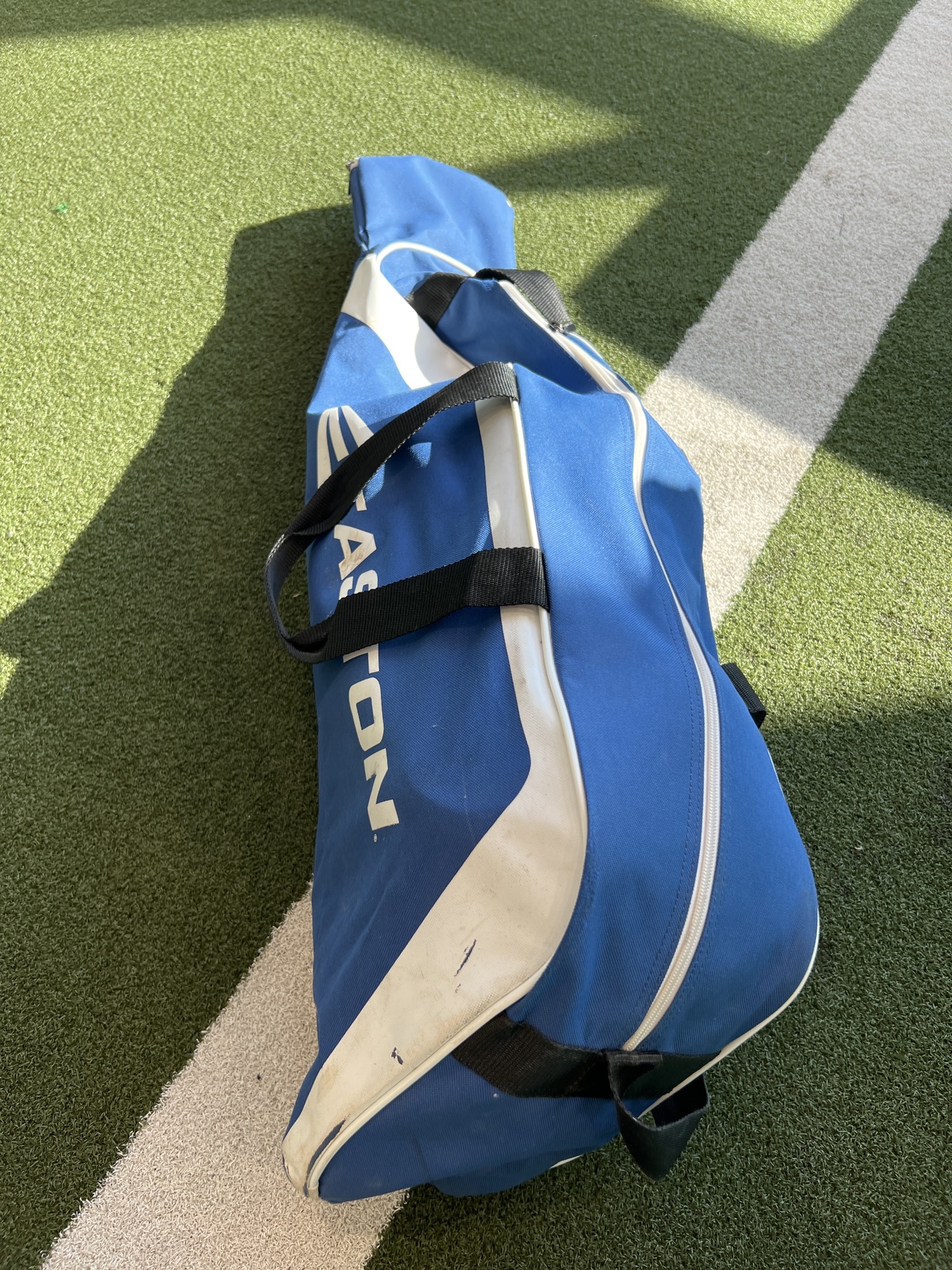 Softball Kit Bat, Glove, Helmet, Face Mask, Bag SidelineSwap