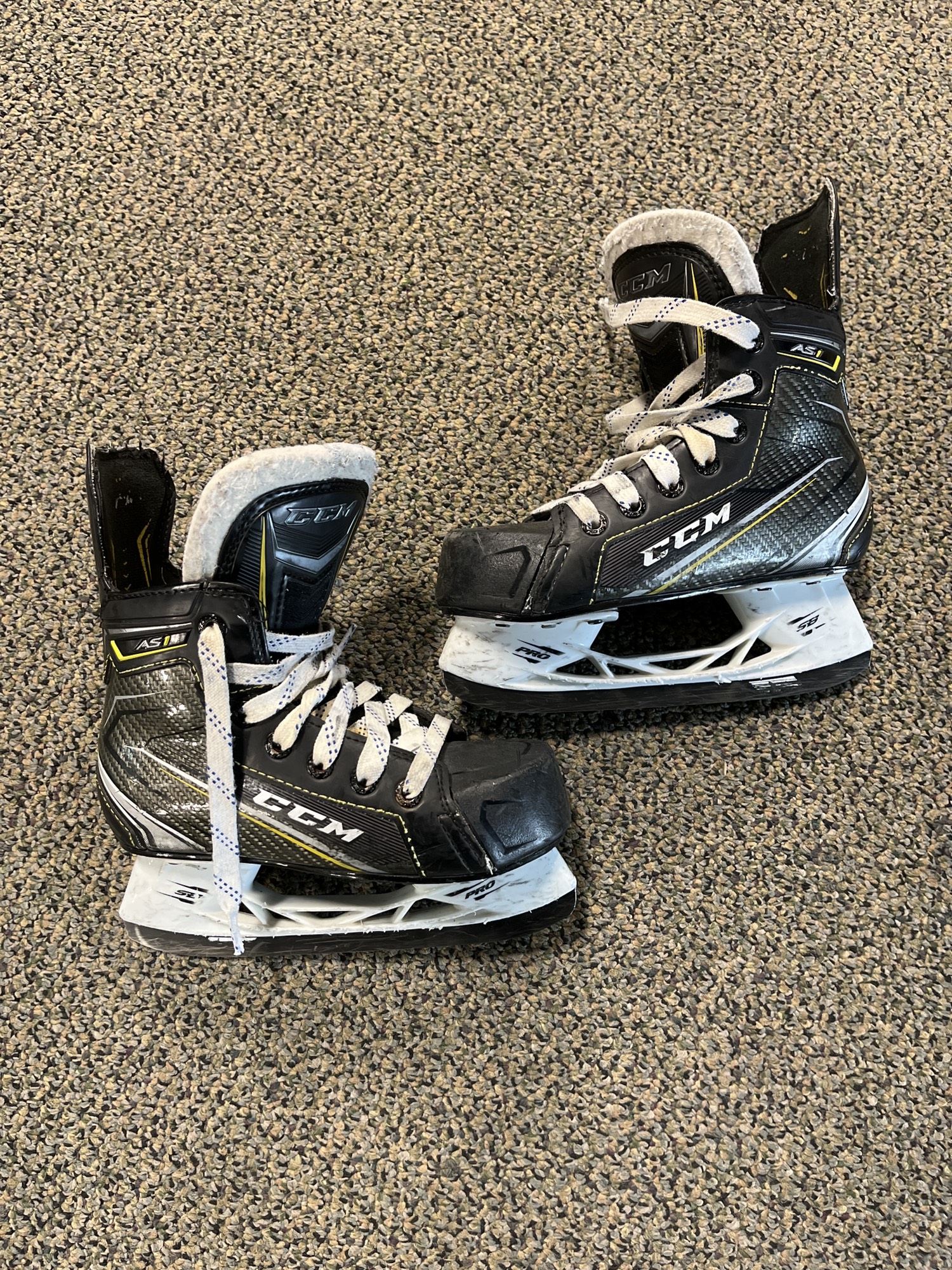 Youth Used CCM Super Tacks AS1 Hockey Skates D&R (Regular) 12.5