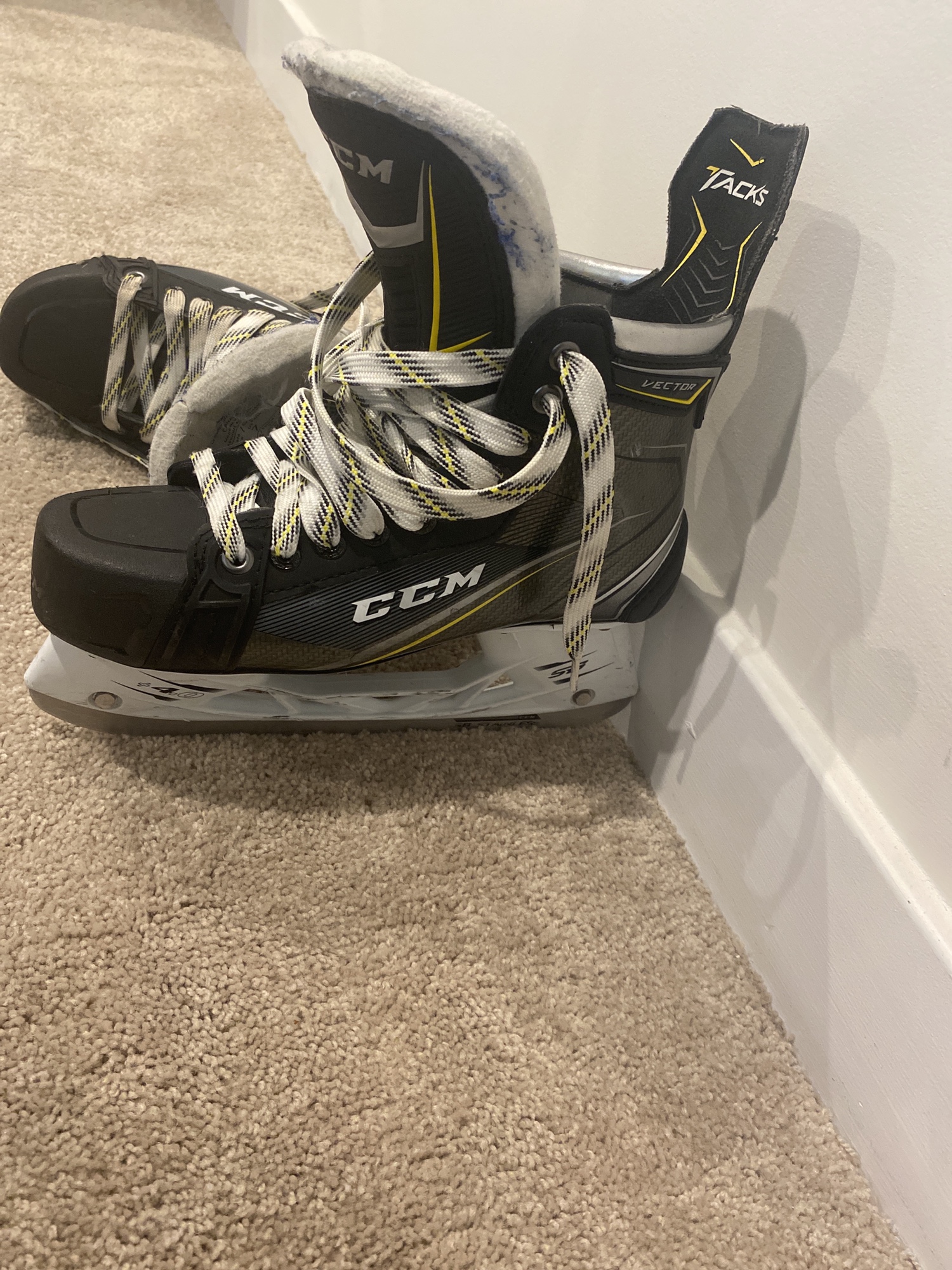 Senior CCM Size 7 Tacks vector Hockey Skates SidelineSwap