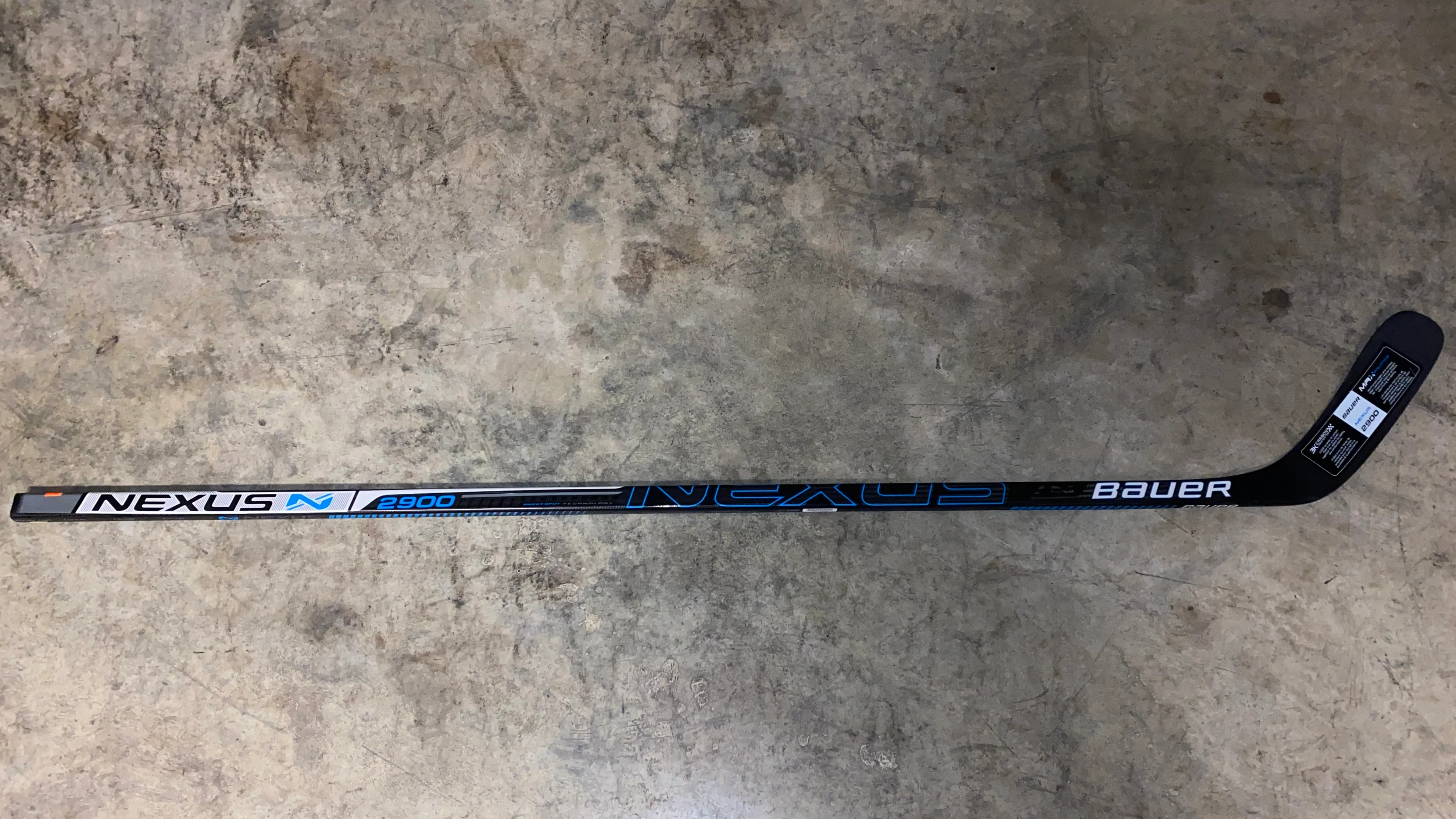 NEW Bauer Nexus 2900 Hockey Stick (P88/67 flex) SidelineSwap