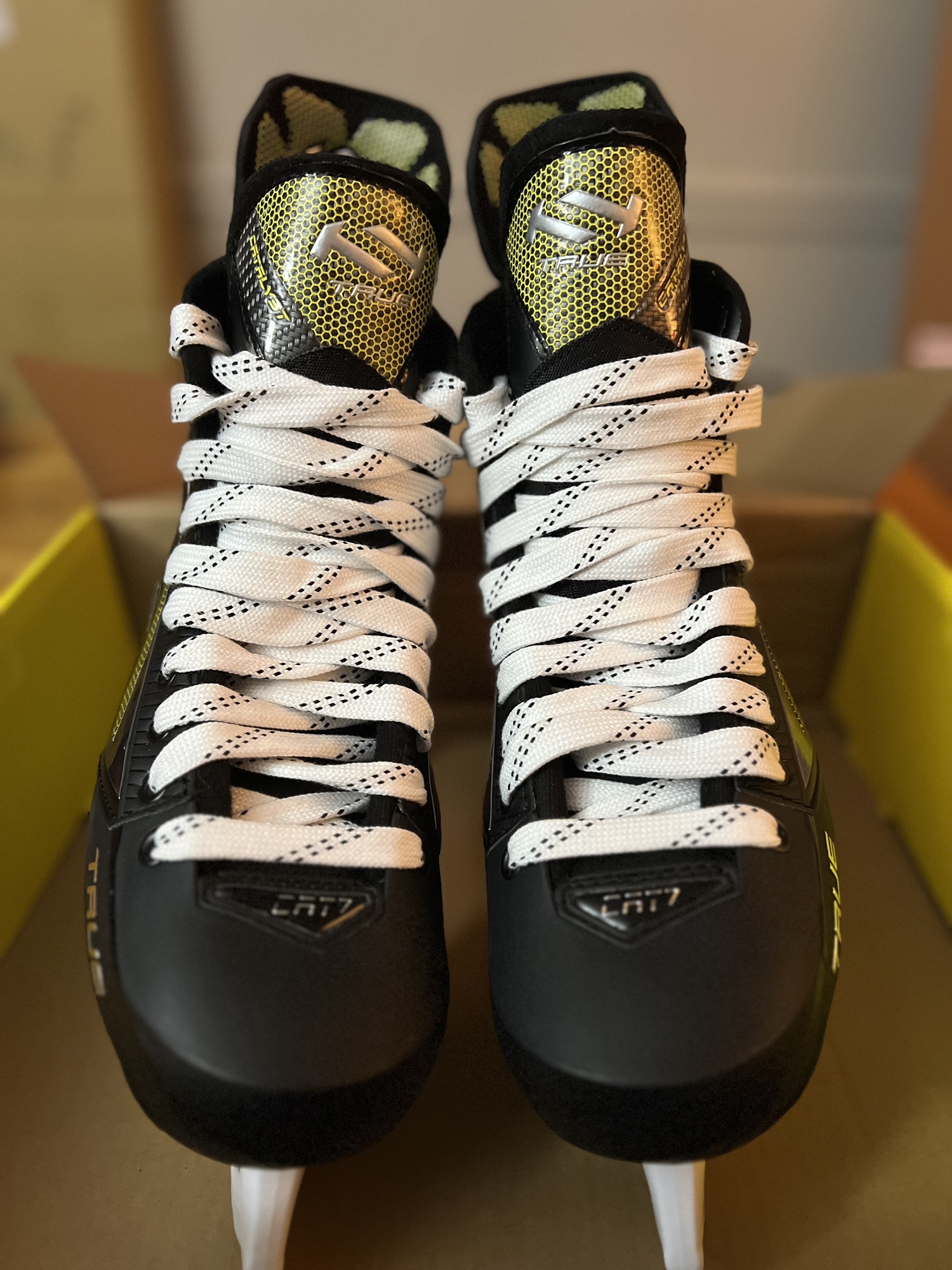 New True Wide Width Size 11 CATALYST 7 Hockey Skates SidelineSwap