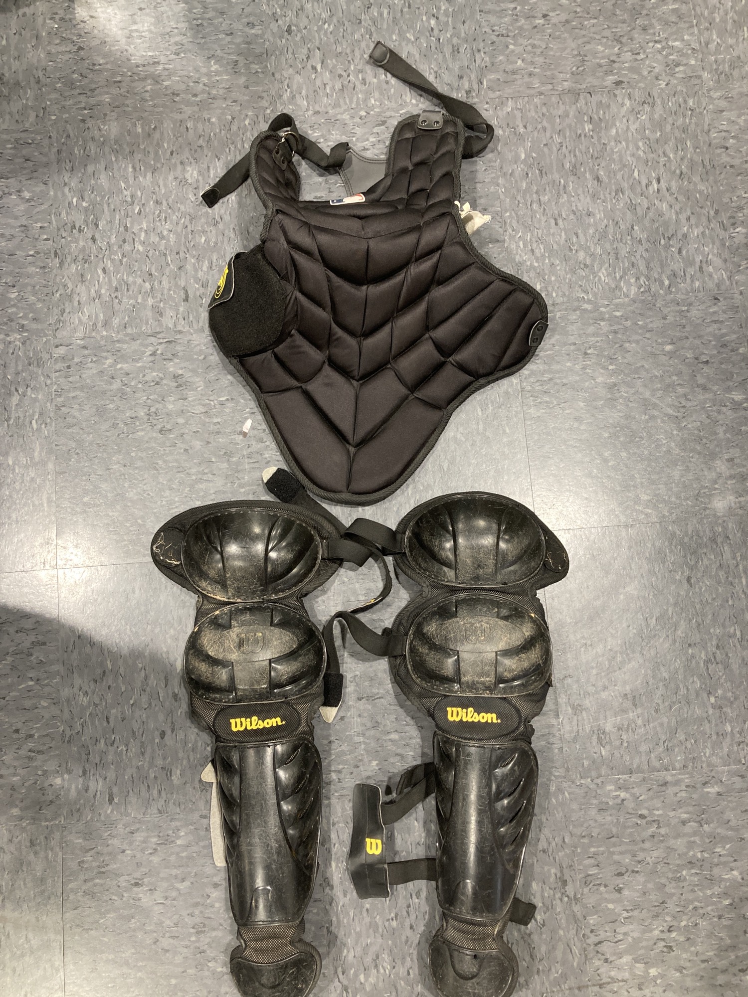 Used Wilson Catcher's Set SidelineSwap