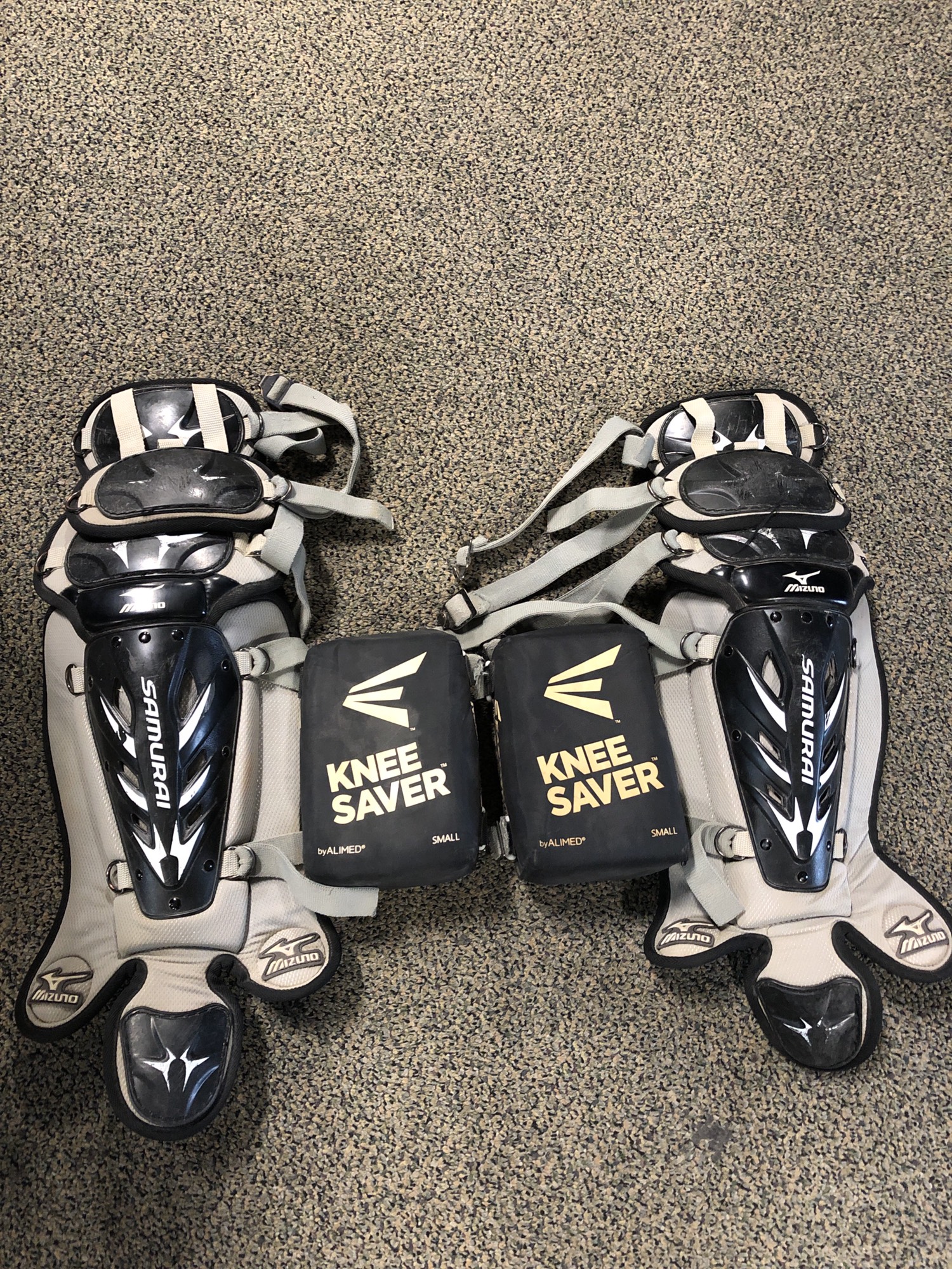 Used Mizuno Samurai Catcher's Leg Guard SidelineSwap