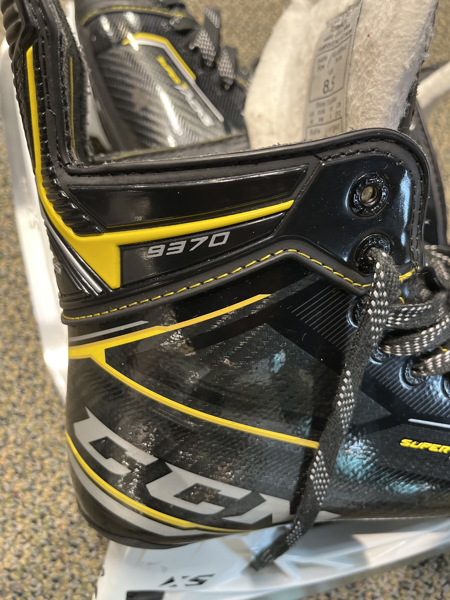 Senior Used CCM Super Tacks 9370 Hockey Skates D&R (Regular) 8.5