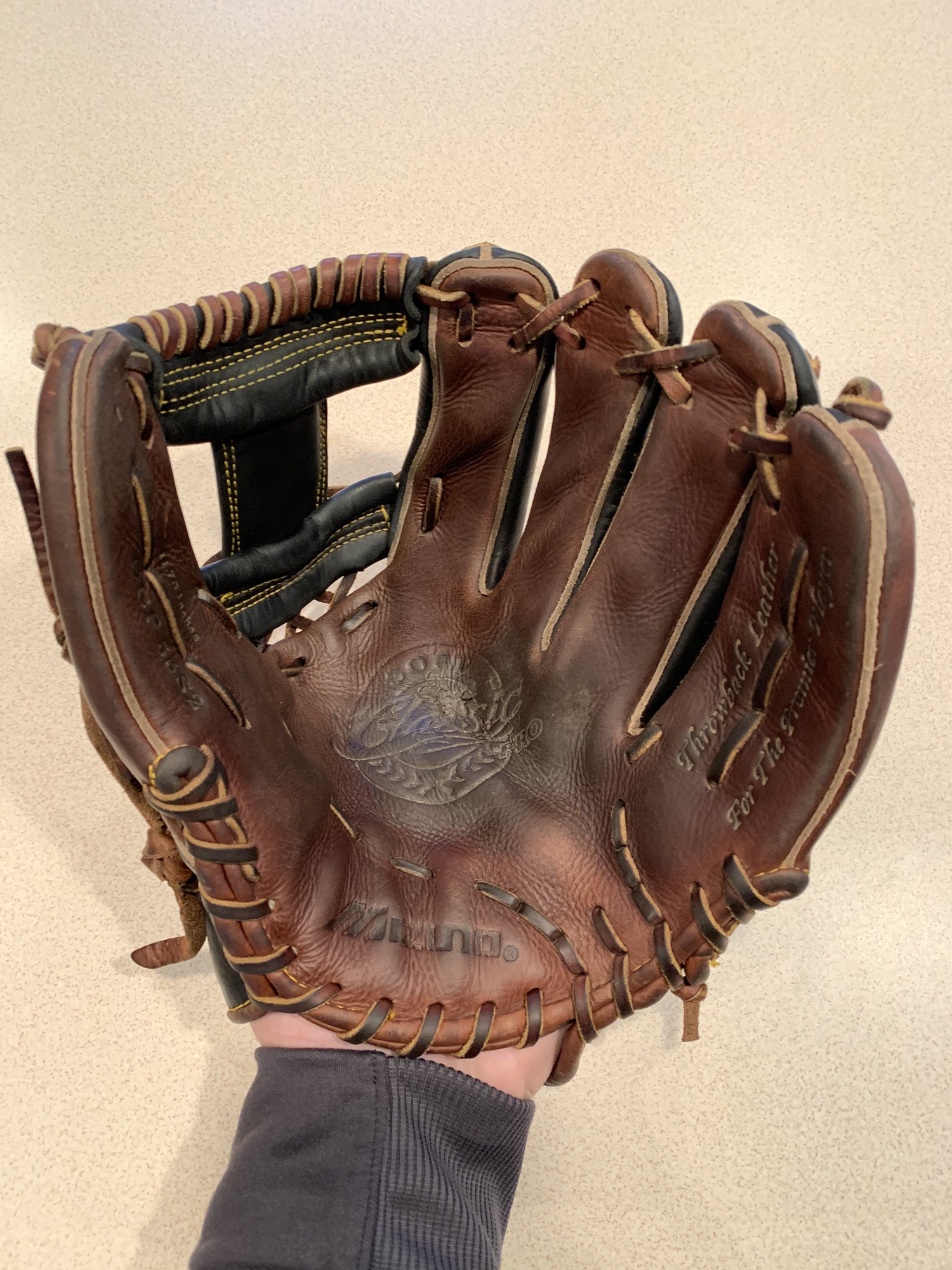 Mizuno GCP 55S2 RHT Infield 11.75" Baseball Glove SidelineSwap