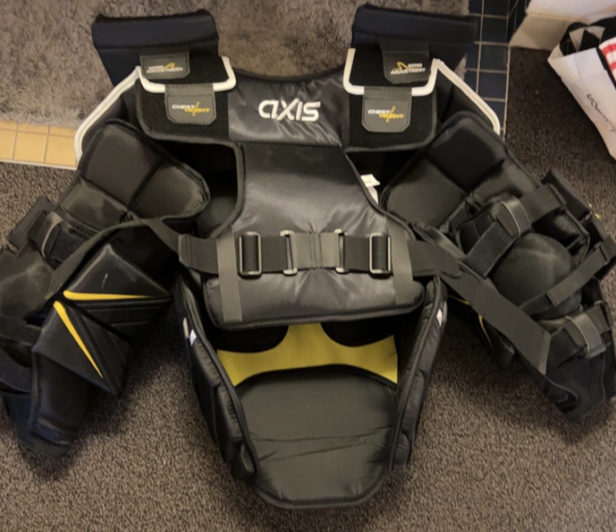 New Large CCM Axis pro Goalie Chest Protector SidelineSwap