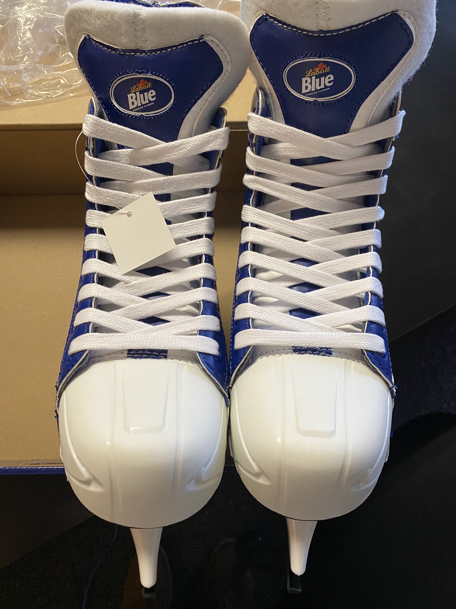 Rare Labatt Blue Canadian Pilsner Hockey Skates 8.5 SidelineSwap