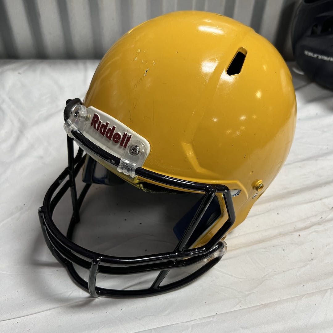 Used Riddell Helmet Md Football Helmets SidelineSwap