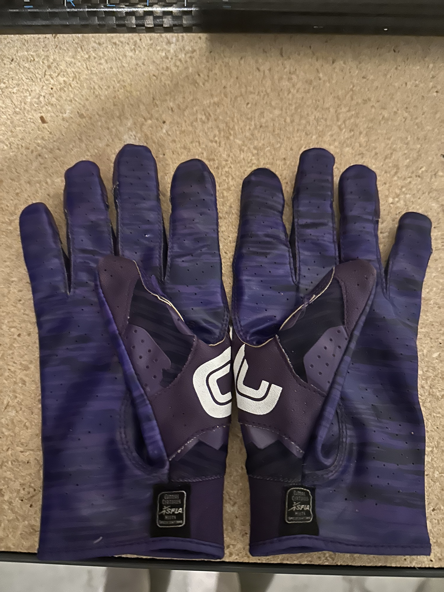 Purple Adult Medium Cutters Rev Pro 2.0 Gloves SidelineSwap