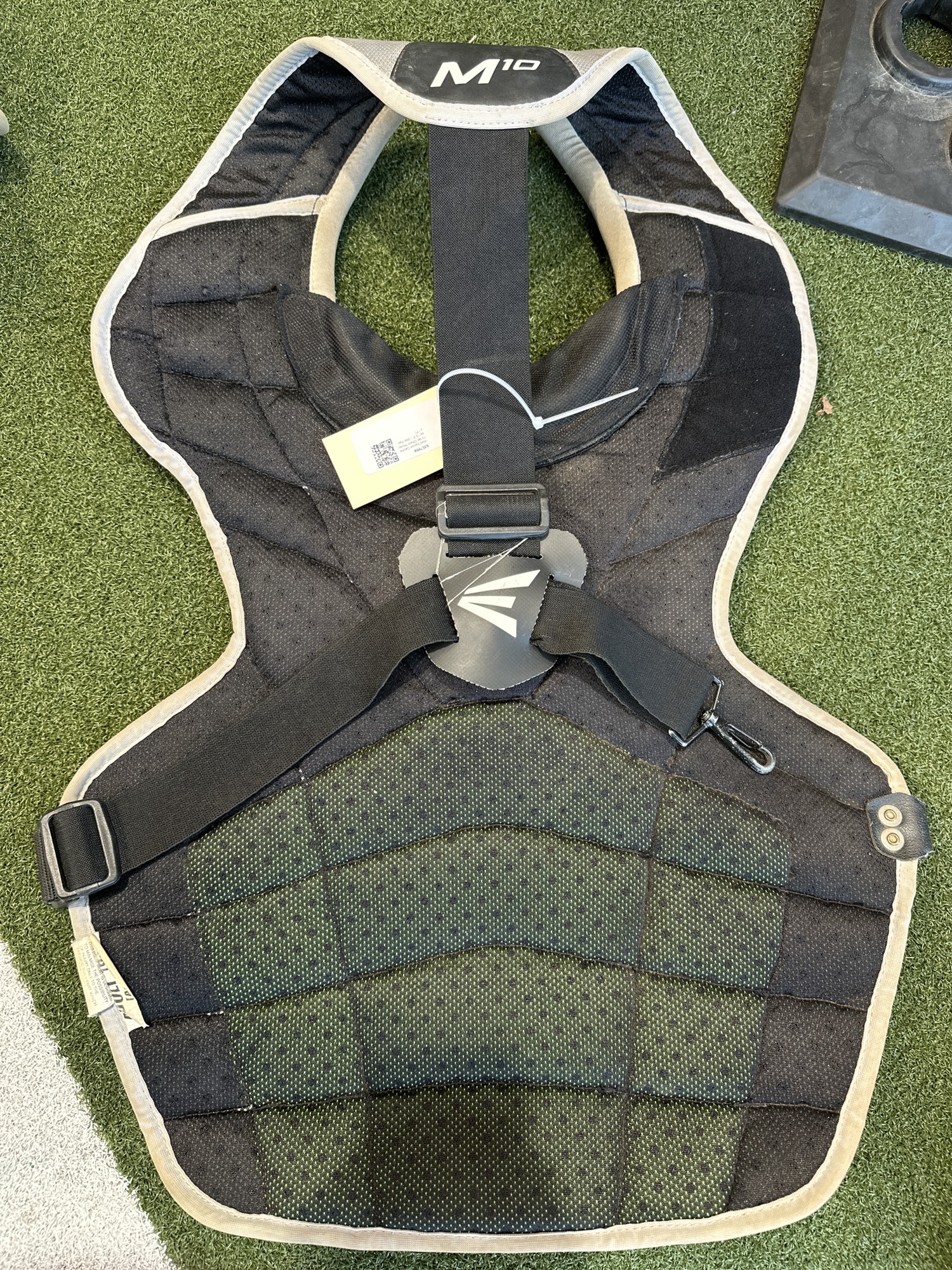 Used Easton Catcher's Set (Chest Protector 16.5" / Shin Pads 17") SidelineSwap