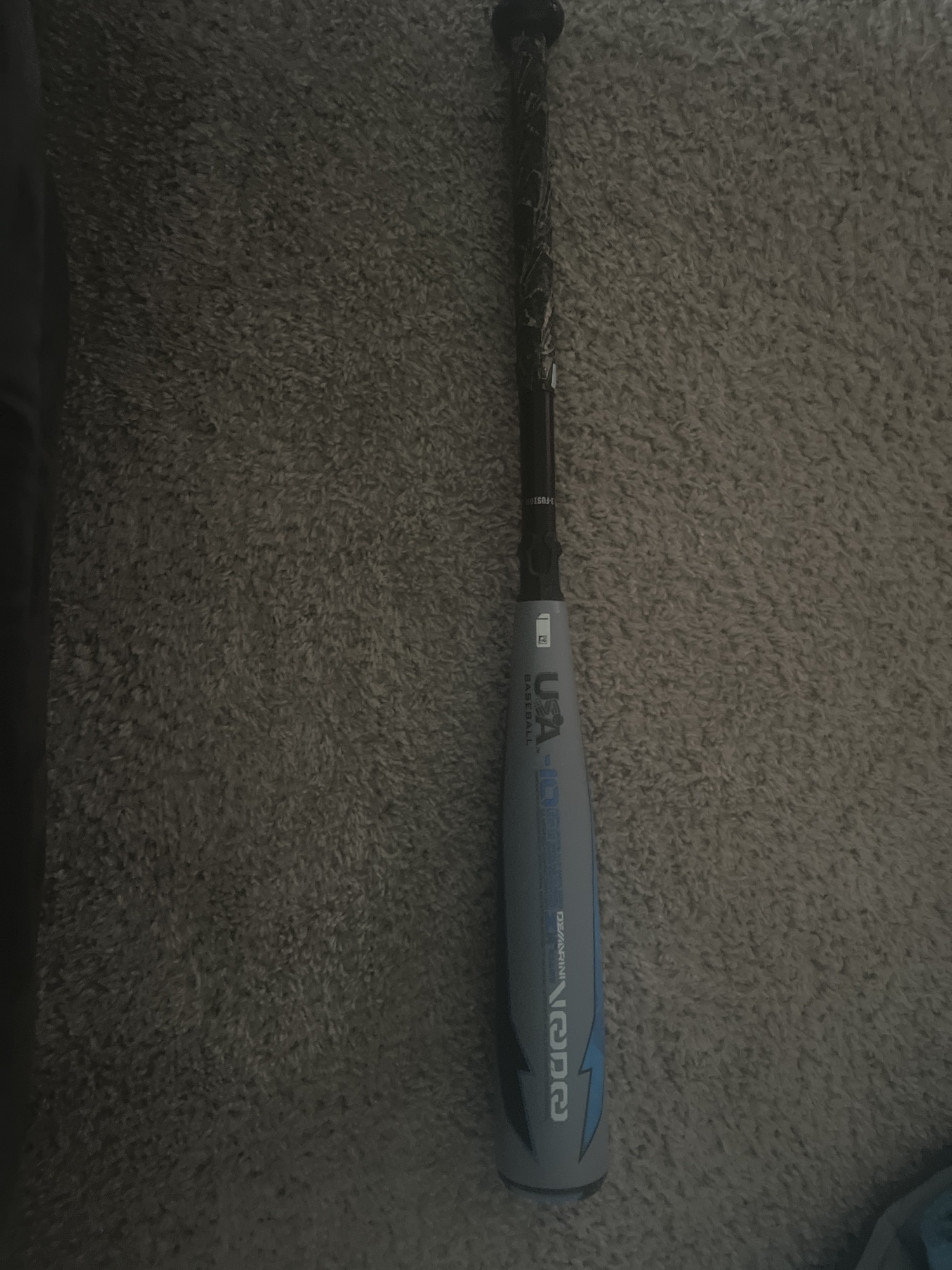 Used DeMarini (10) 18 oz 28" Voodoo Bat SidelineSwap