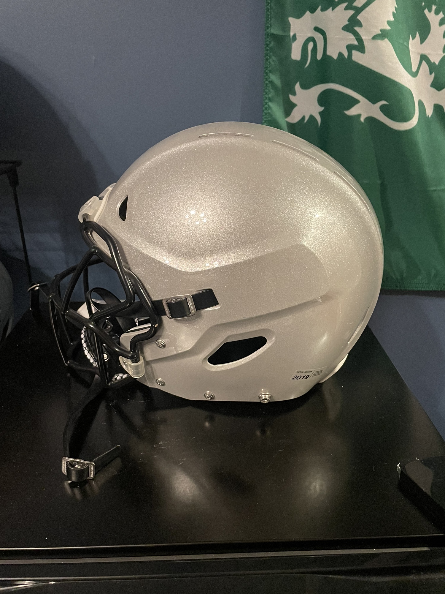 New Large Vicis Zero1 Youth Helmet With Internal Replacement Pads