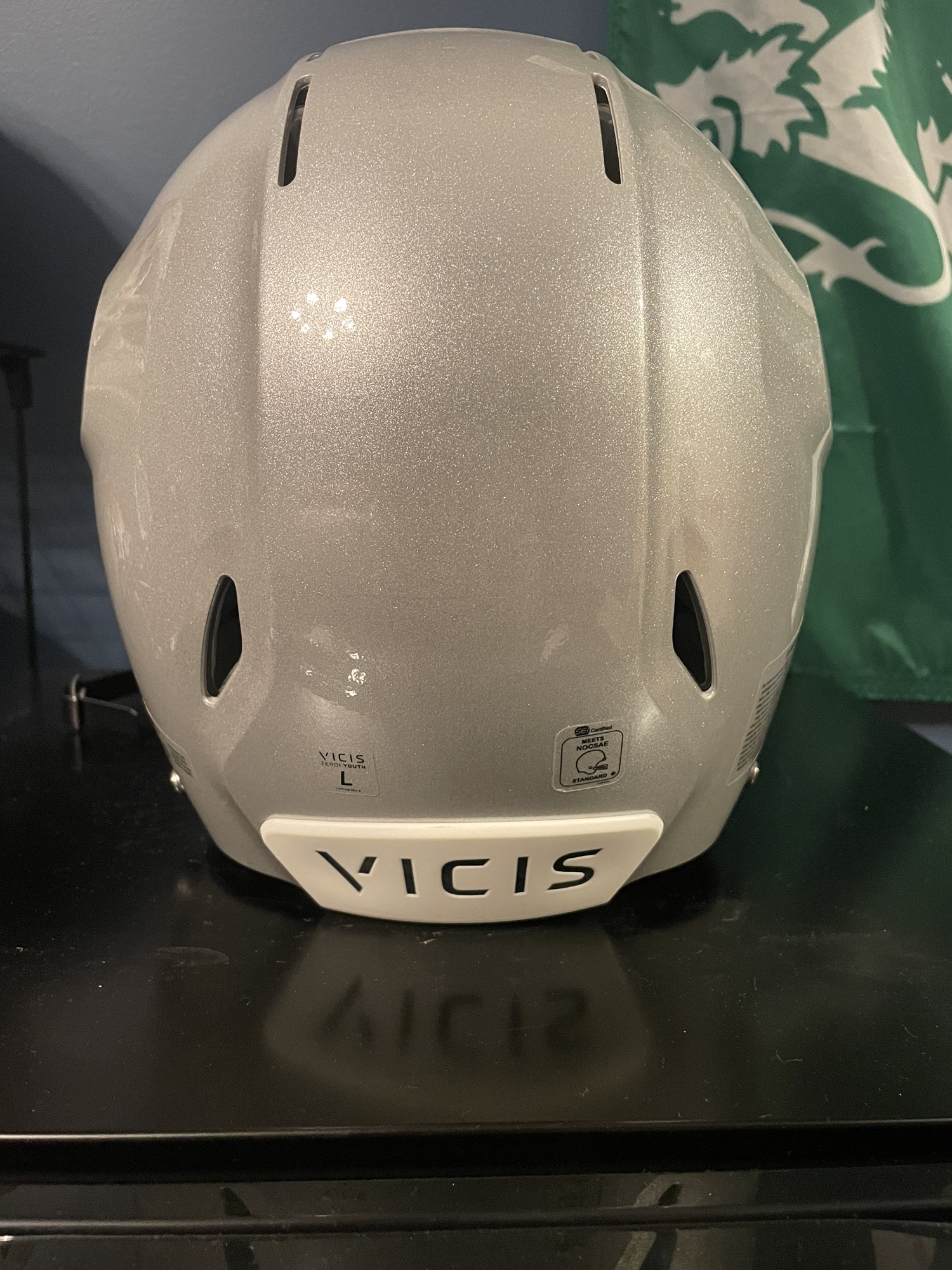 New Large Vicis Zero1 Youth Helmet With Internal Replacement Pads