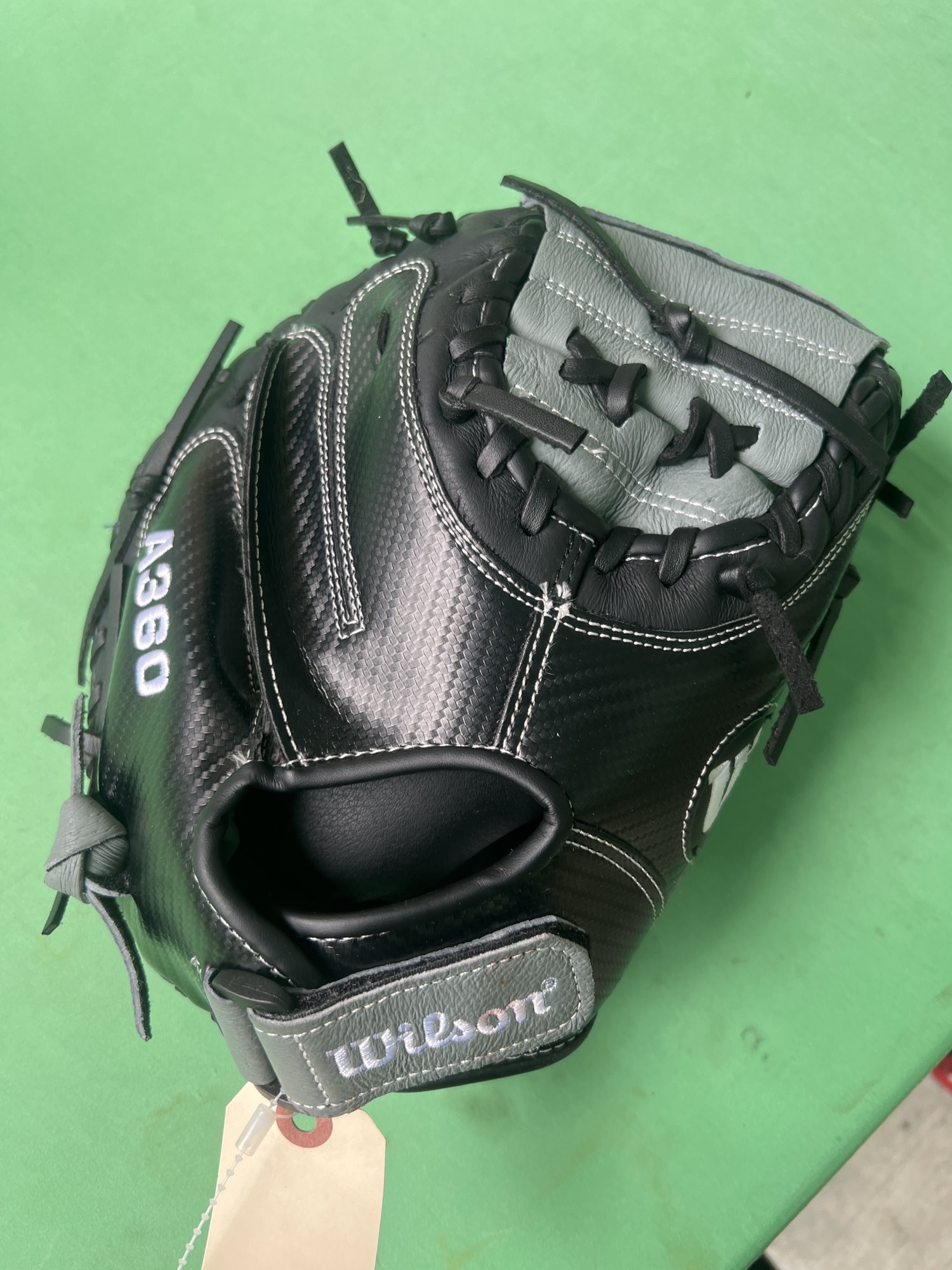 New Wilson A360 Right Hand Throw Catcher Baseball Glove 31.5