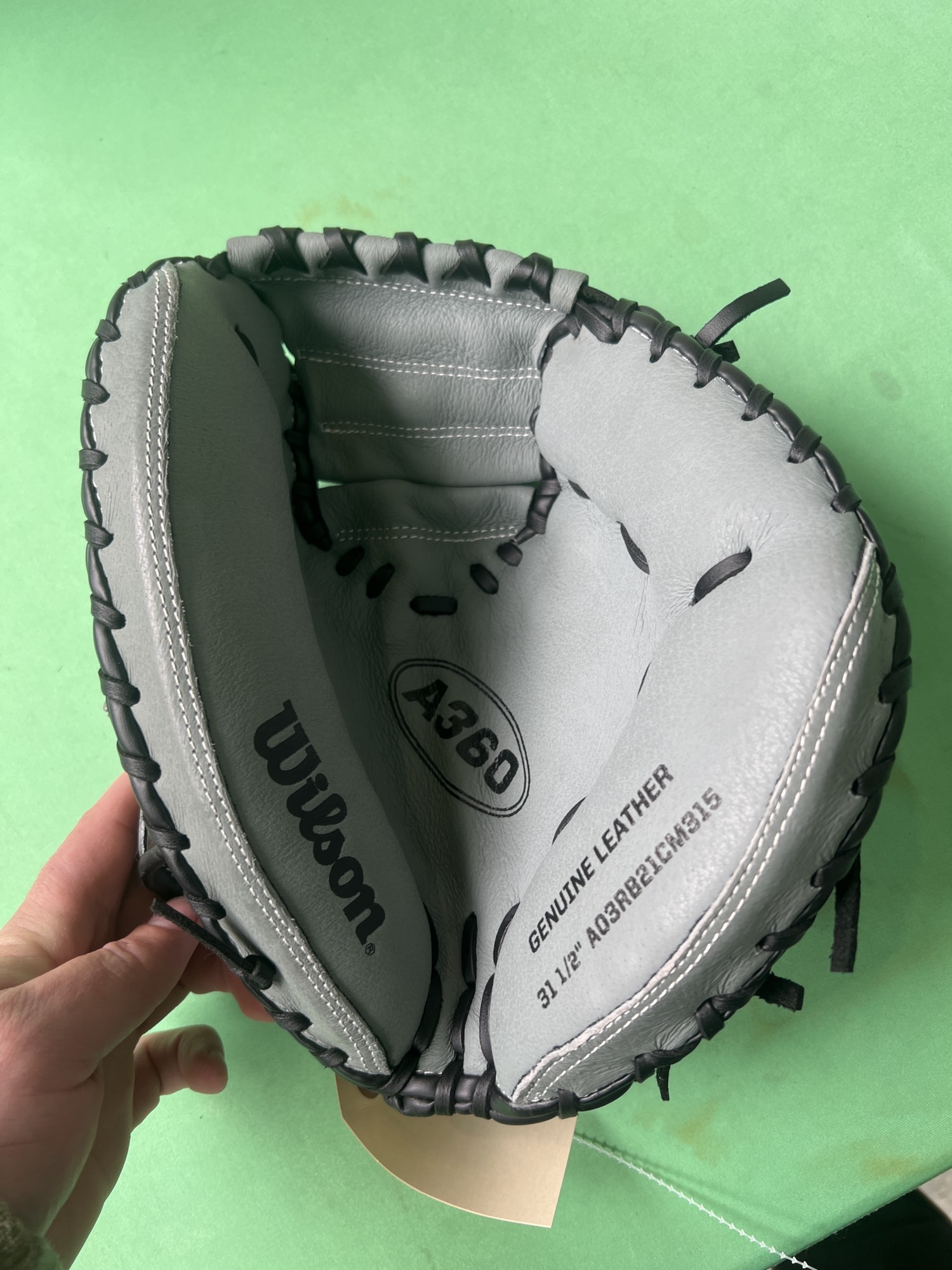 New Wilson A360 Right Hand Throw Catcher Baseball Glove 31.5