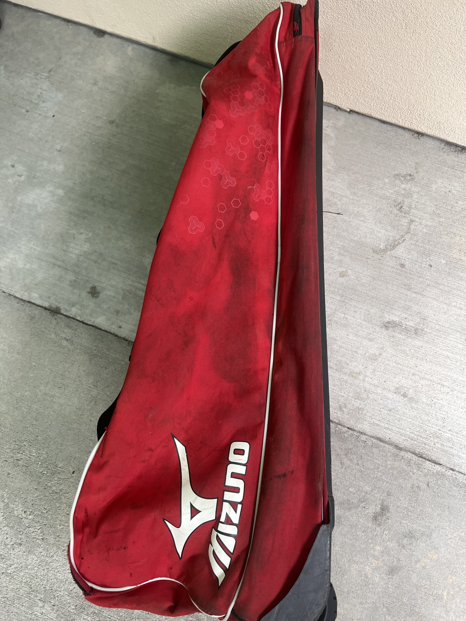 Used Mizuno Baseball Roller Bag SidelineSwap
