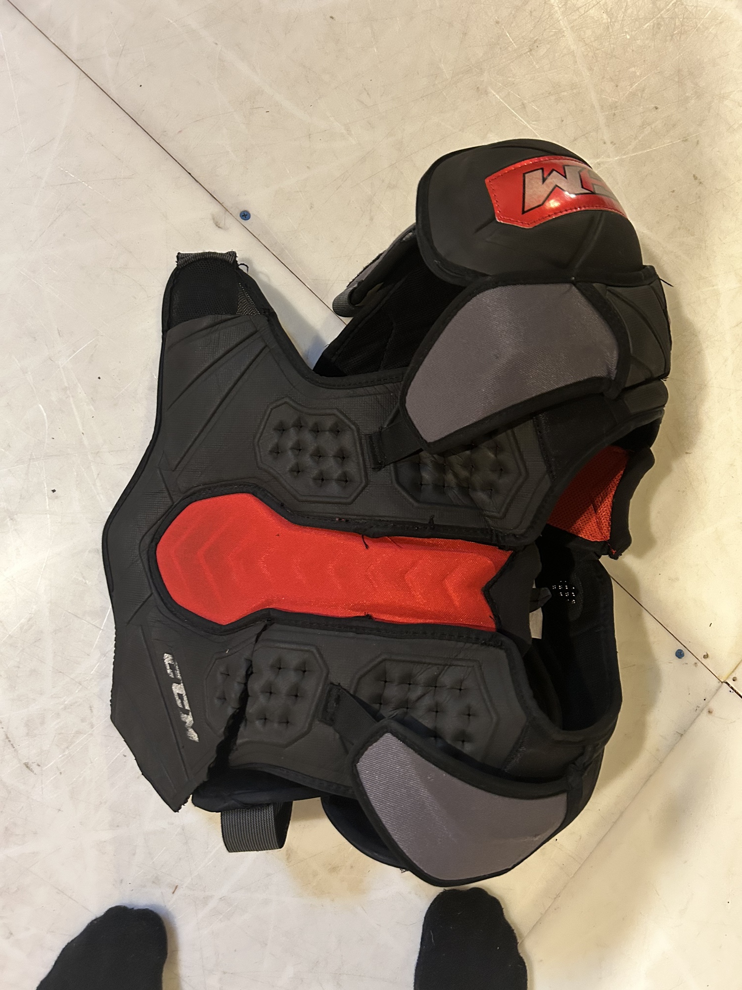 Used Small CCM QuickLite 290 Shoulder Pads SidelineSwap