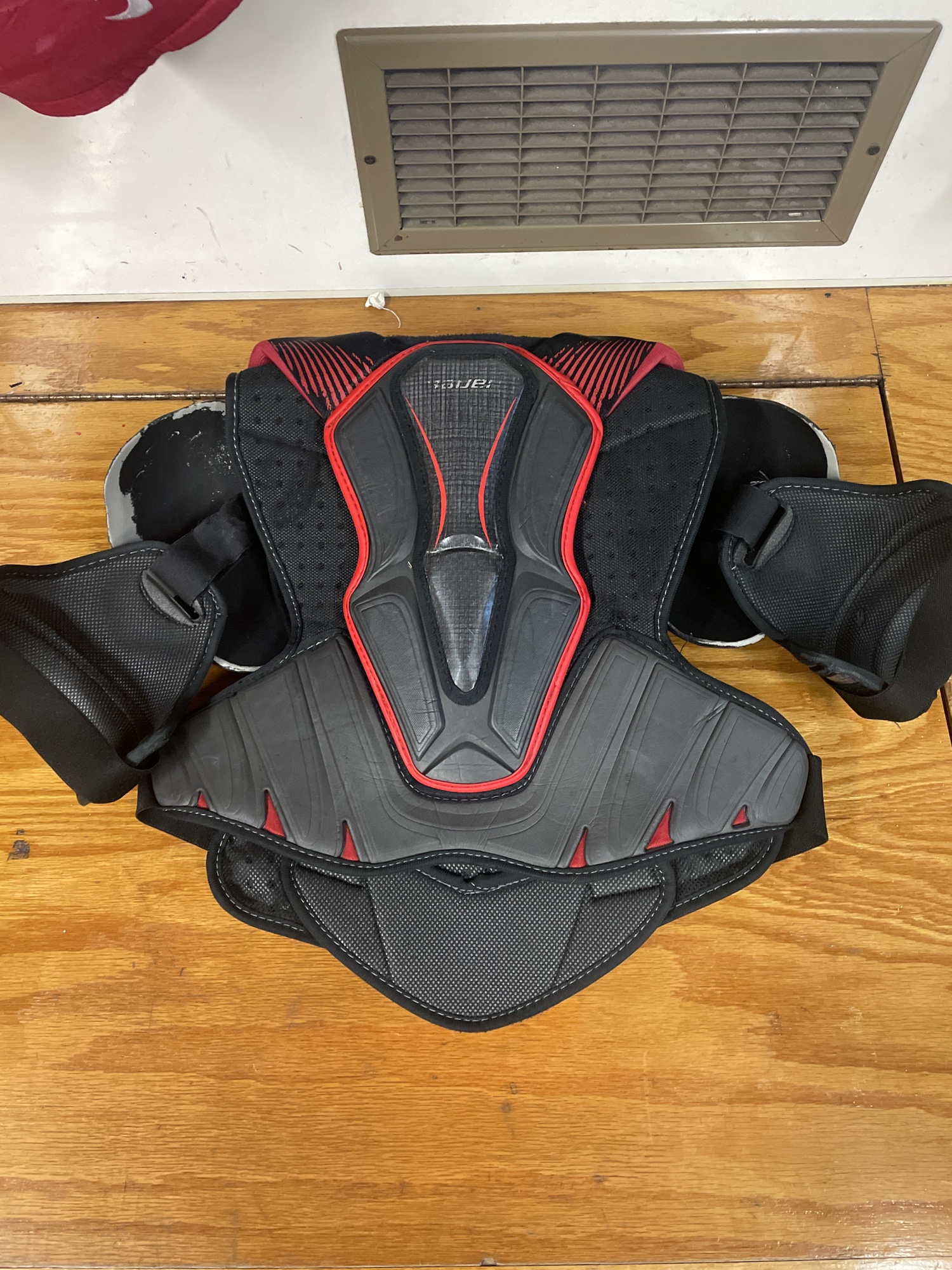 Used Large Bauer Pro Stock Vapor 1X Lite Shoulder Pads SidelineSwap