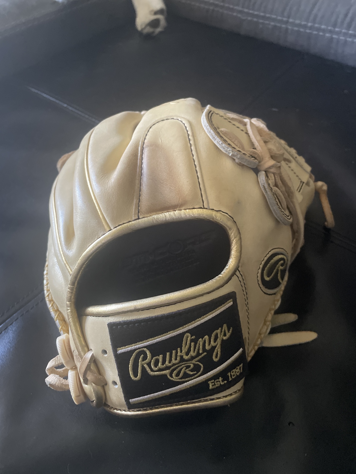 Pitcher's 11.75" Pro Preferred Baseball Glove SidelineSwap