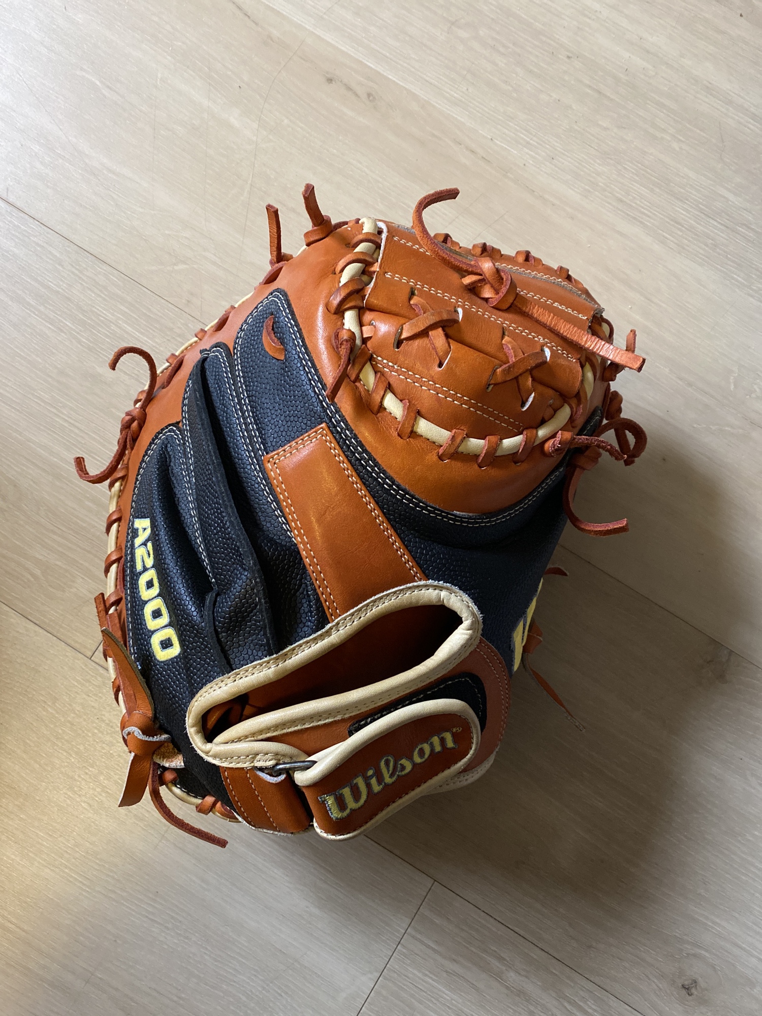 Wilson a2000 catchers mitt SidelineSwap