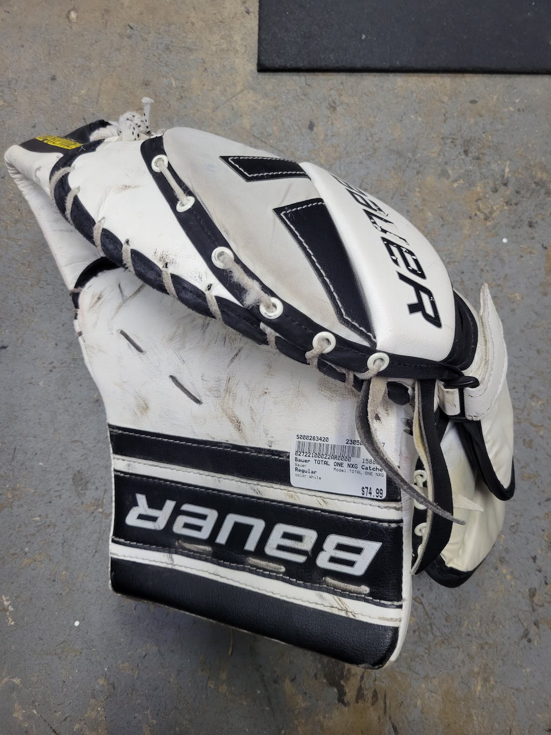 Used Bauer Total One Nxg Regular Goalie Catchers SidelineSwap