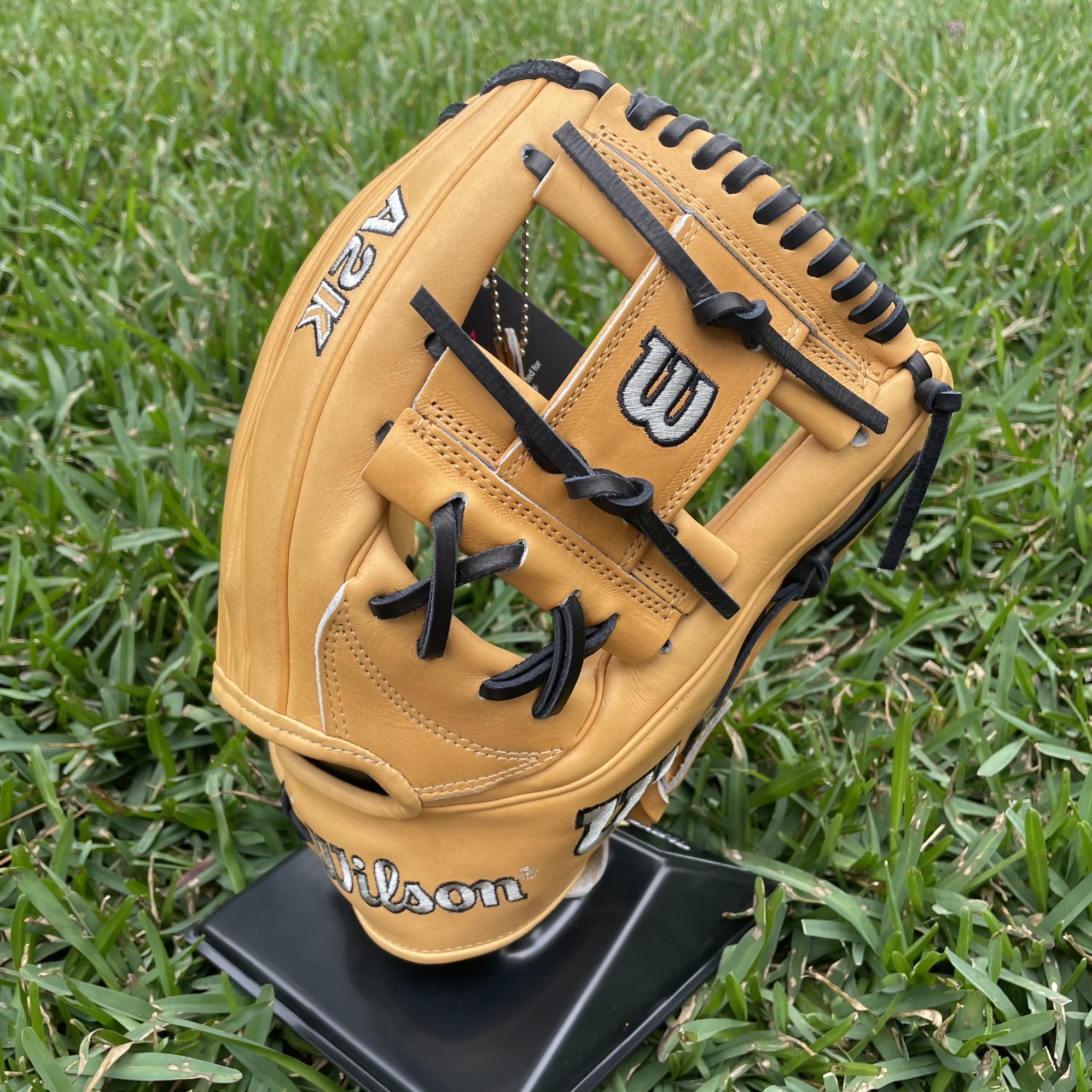 NWT 2023 Wilson A2K 1787 11.75 Inch Vintage Tan Baseball Glove