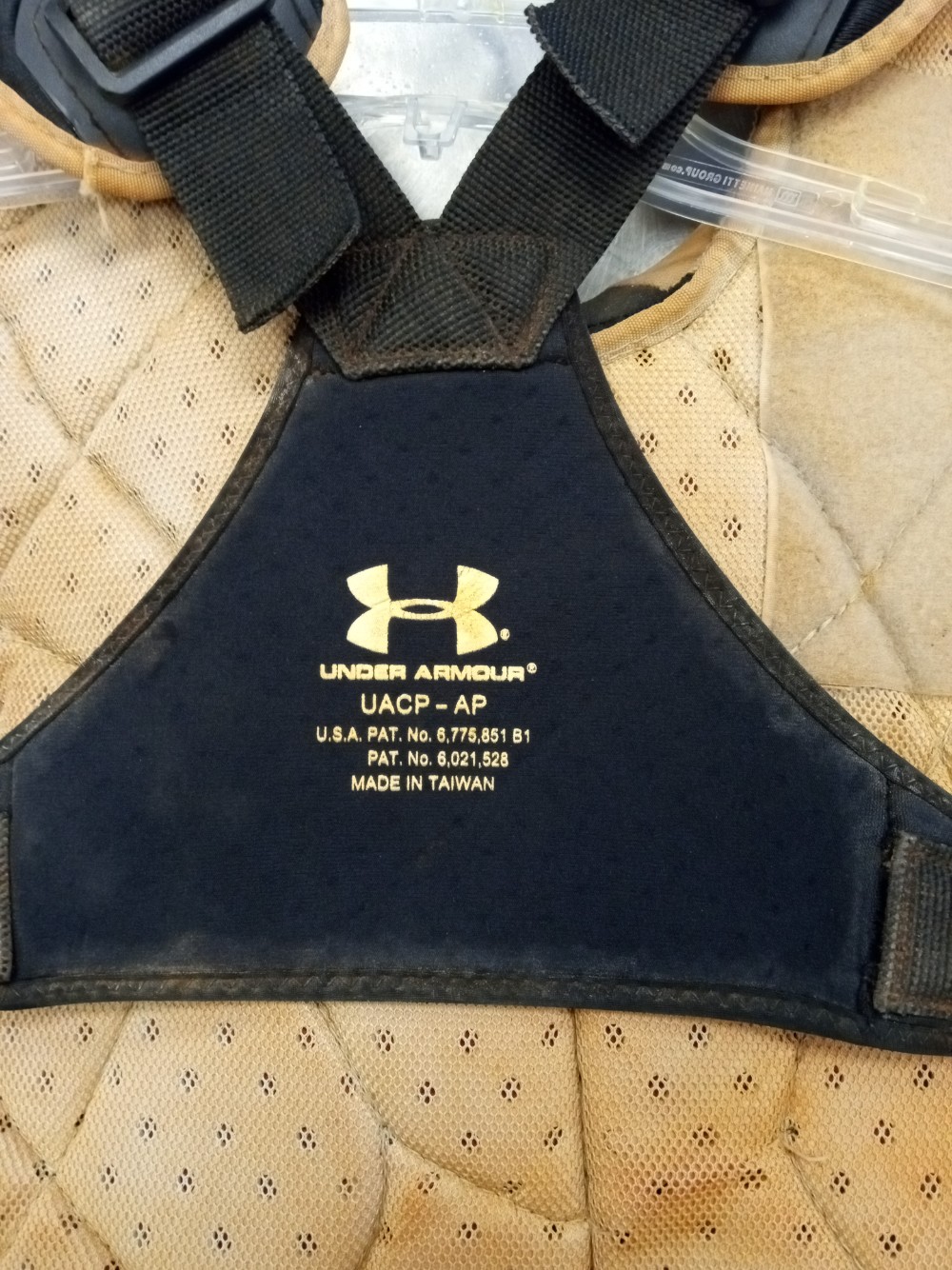 Under Armour UACP2AP Chest Protector SidelineSwap