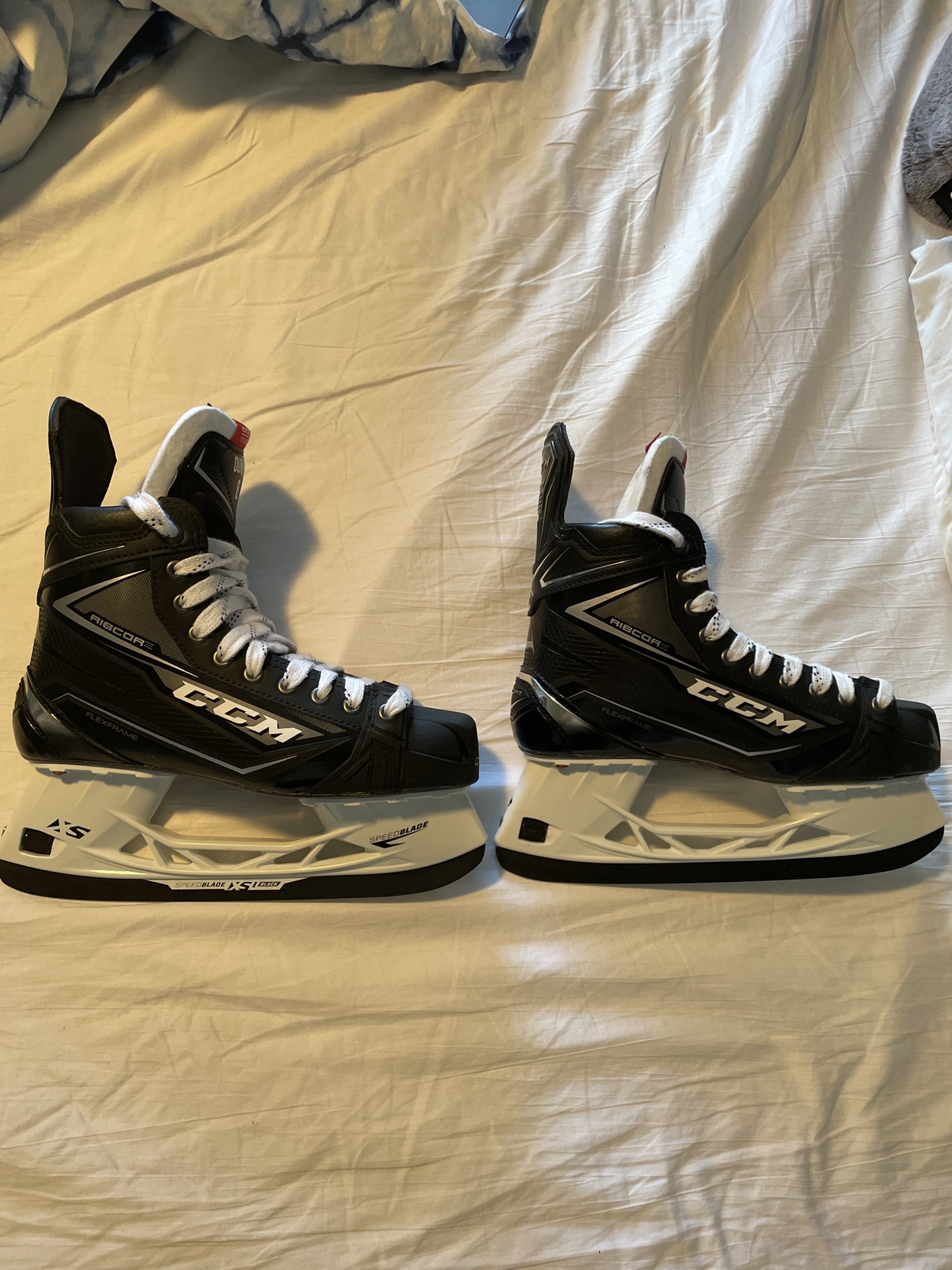 New CCM Regular Width Pro Stock Size 8.5 Ribcor 80K Hockey Skates