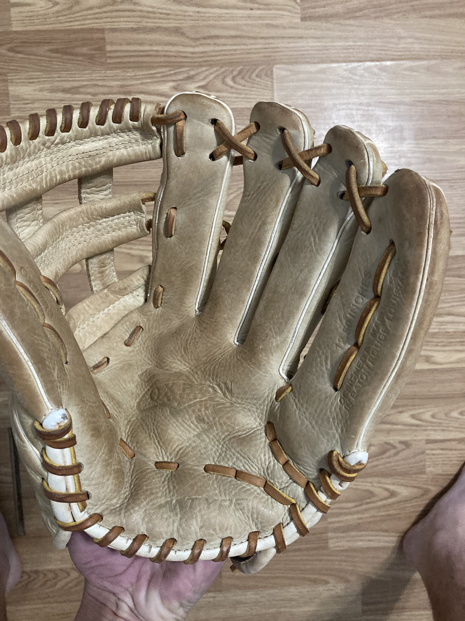 Marucci Baseball glove SidelineSwap
