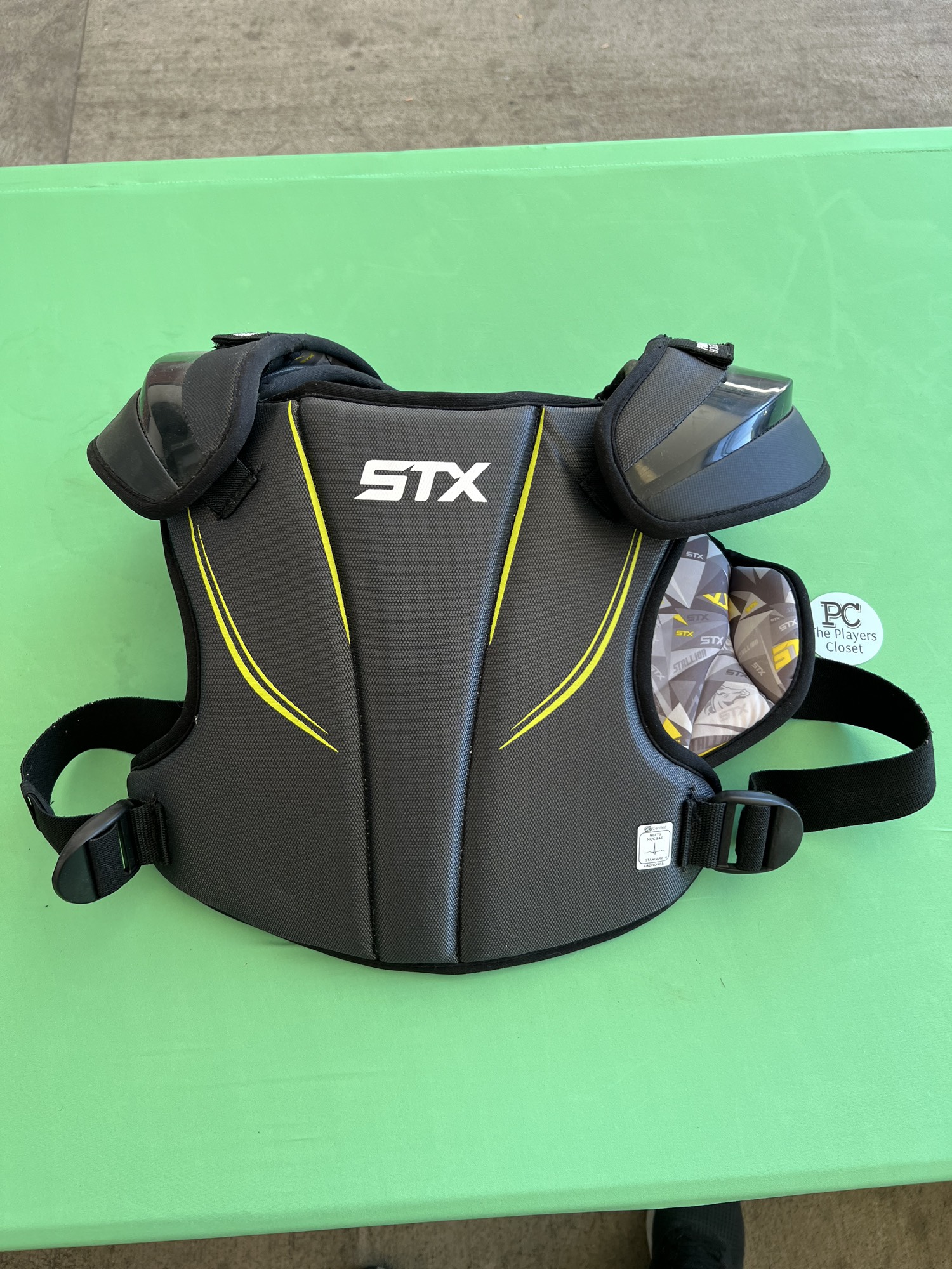 Used Large STX Stallion 200+ Shoulder Pads SidelineSwap