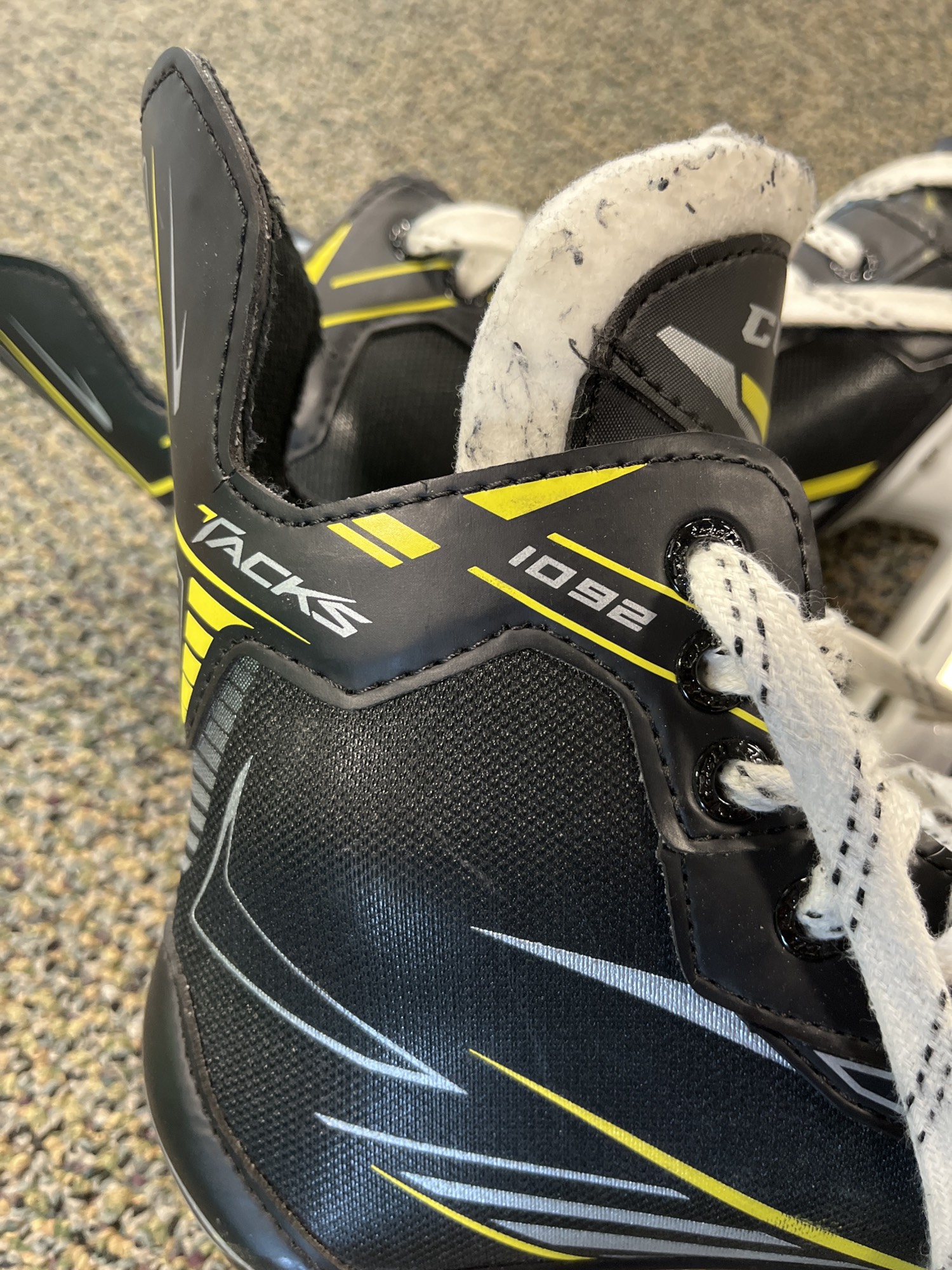 Junior Used CCM Tacks 1092 Hockey Skates D&R (Regular) 2.0 SidelineSwap