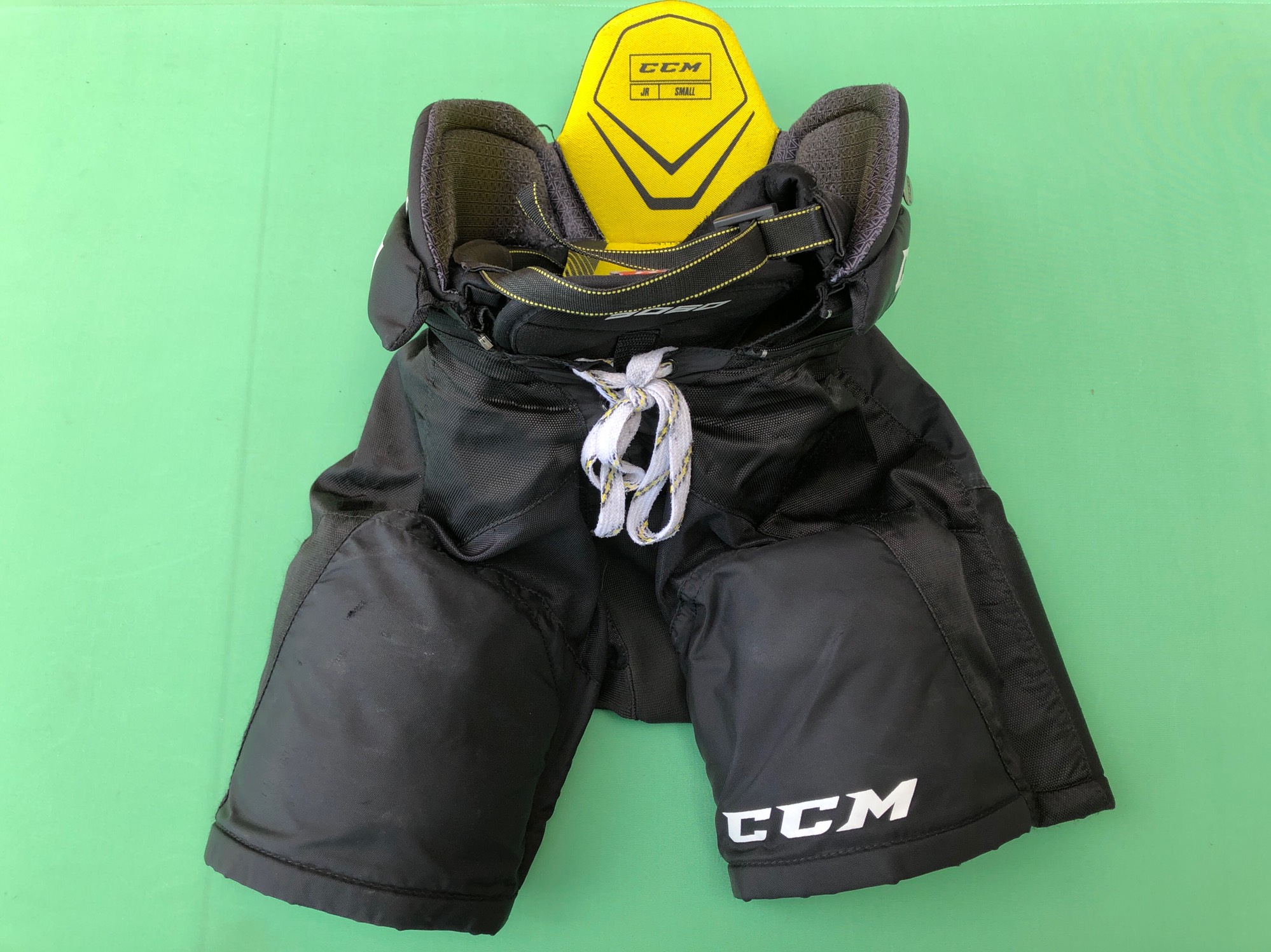 Used Junior CCM Tacks 9060 Hockey Pants (Size Small) SidelineSwap