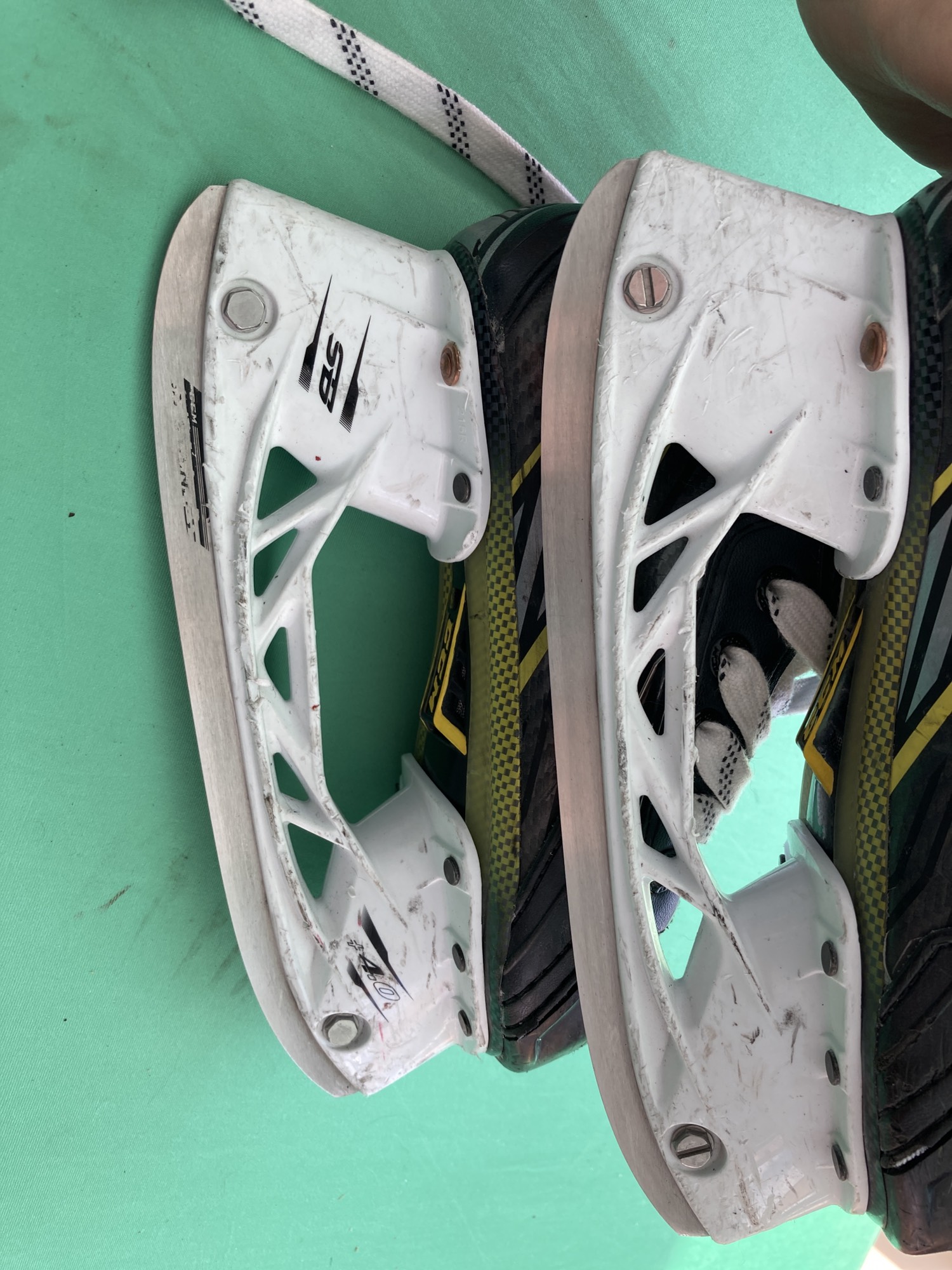 Junior Used CCM Tacks Classic Pro Hockey Skates D&R (Regular) 1.0