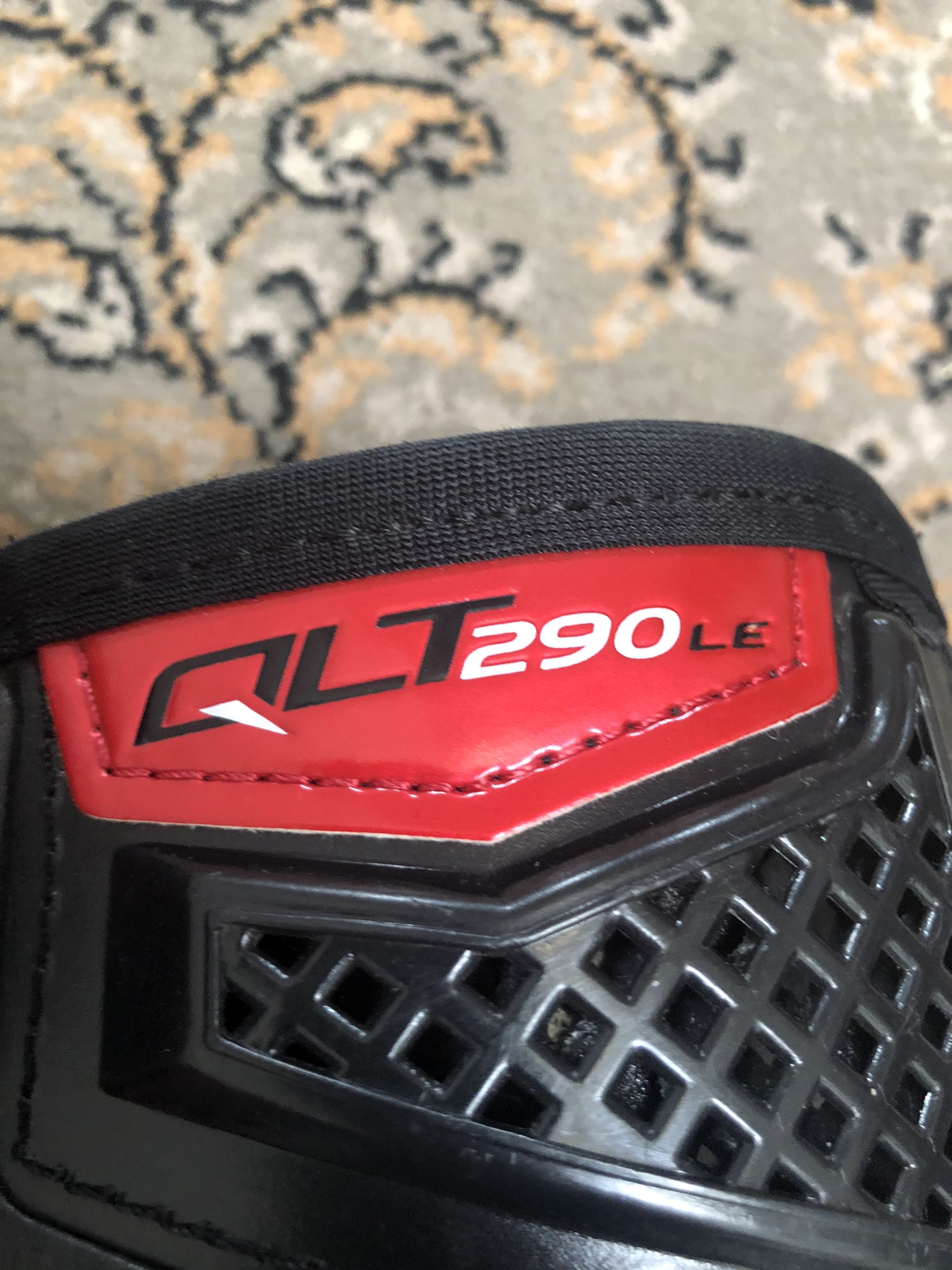 Used Senior Medium CCM QuickLite QLT 290 Elbow Pads SidelineSwap