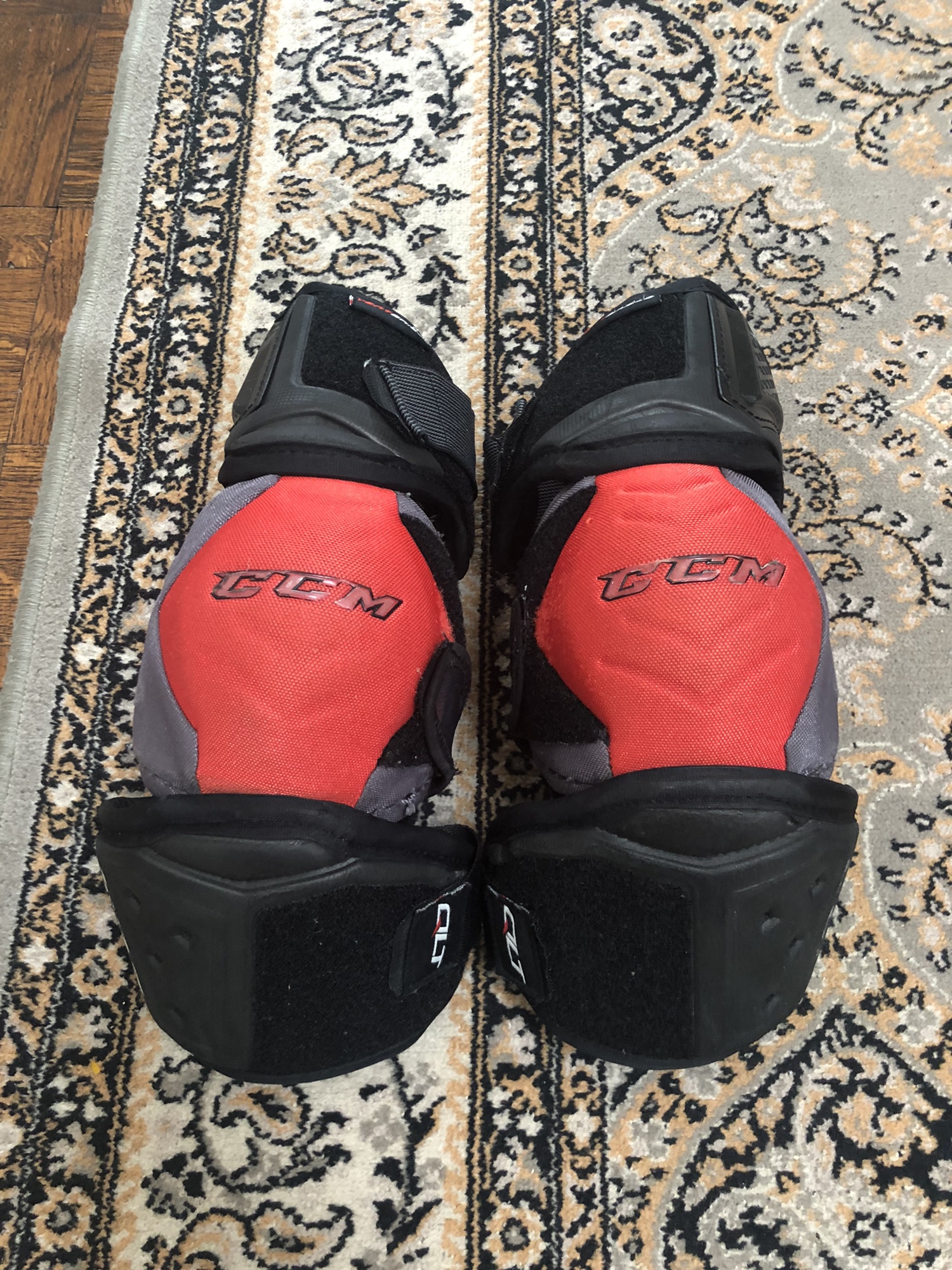 Used Senior Medium CCM QuickLite QLT 290 Elbow Pads SidelineSwap